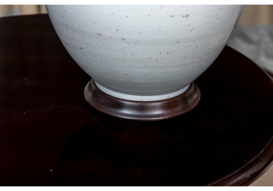 Großformatige glasierte Keramik-Tischlampen in Krugform, Paar (Glasiert) im Angebot