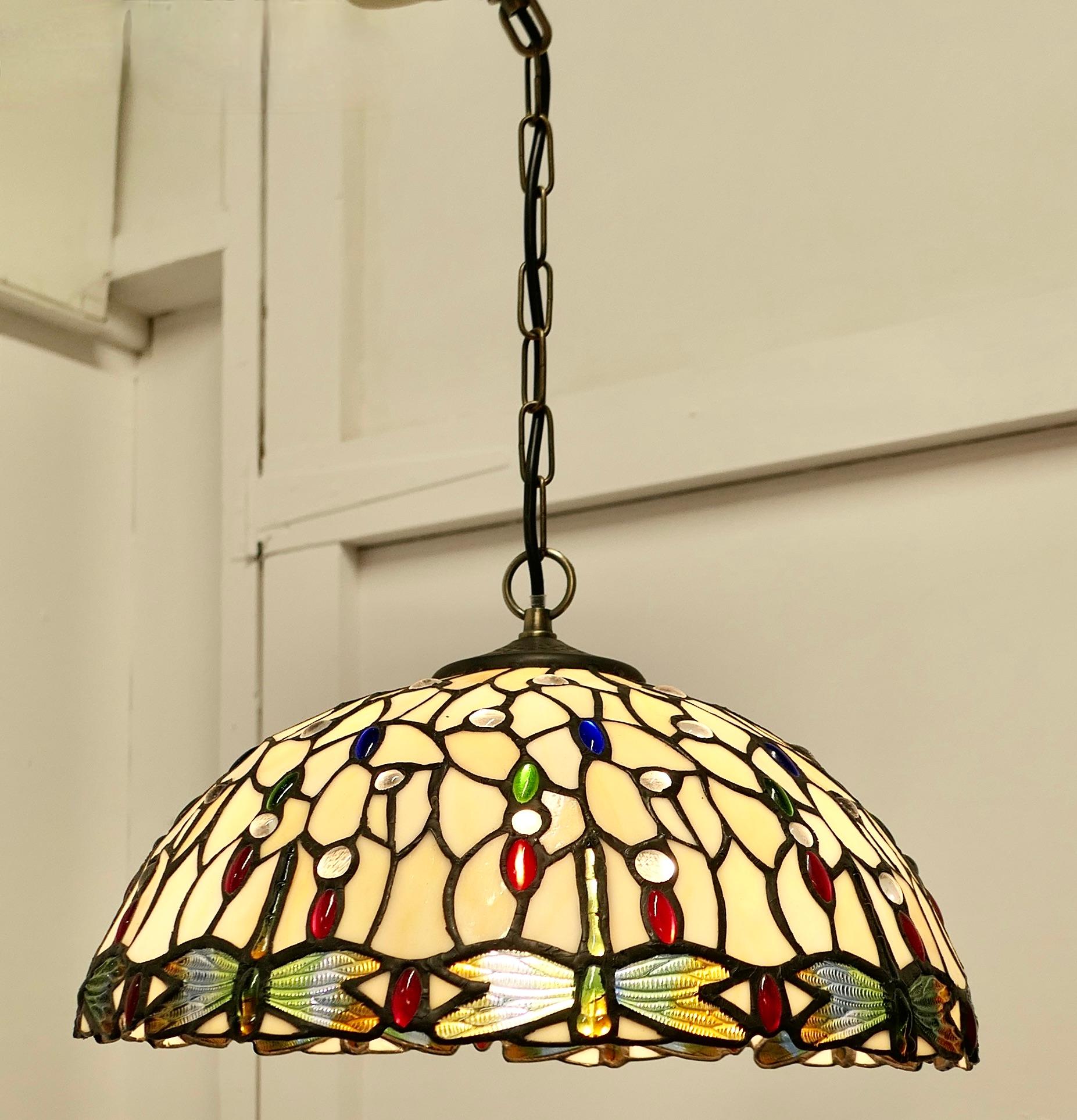 Ein Paar große Vintage Tiffany Style Lights Arts and Crafts Lampenschirme     im Angebot 1