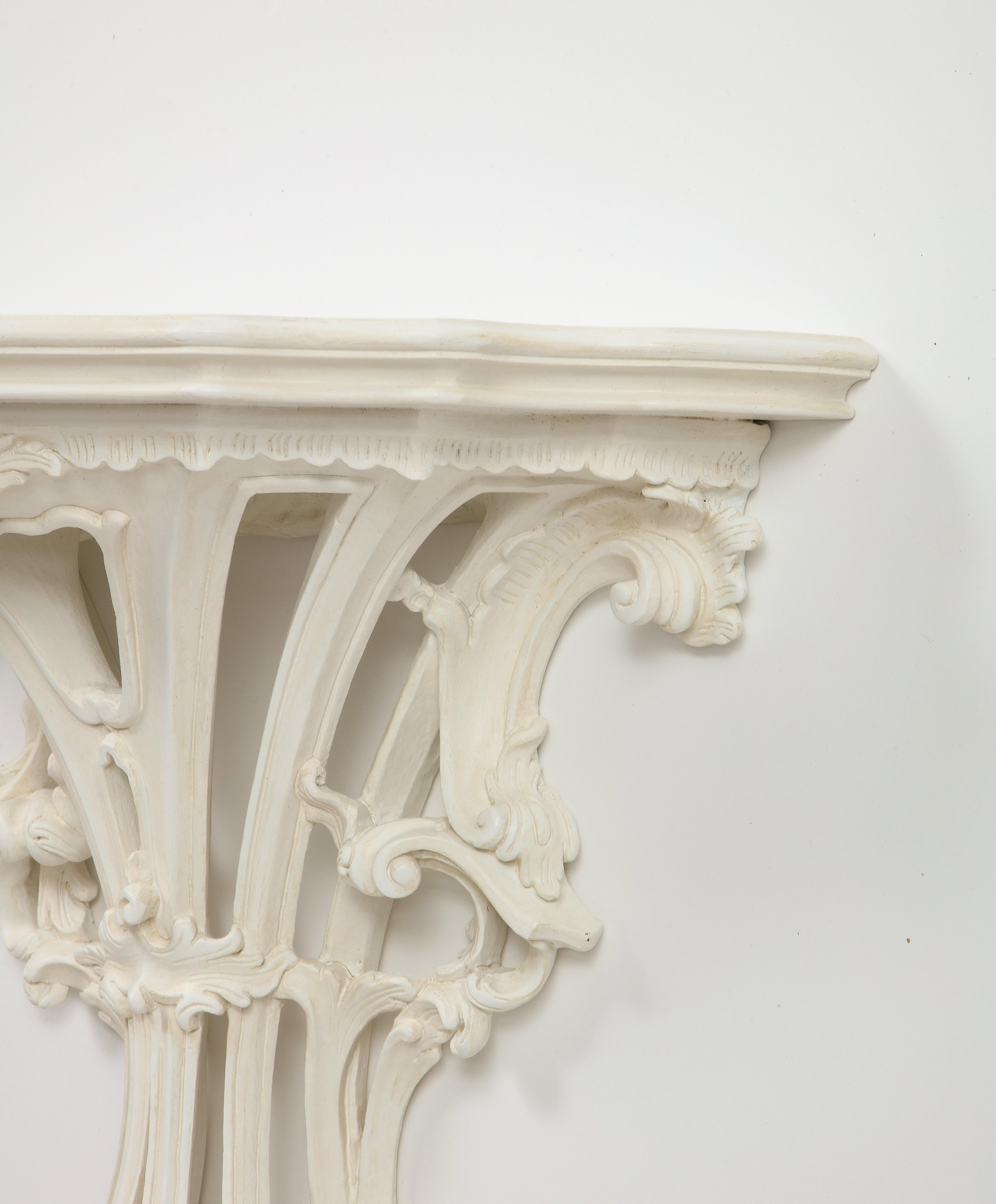 Pair of Large White-Gessoed Louis XV Style Wall Brackets In Good Condition For Sale In New York, NY