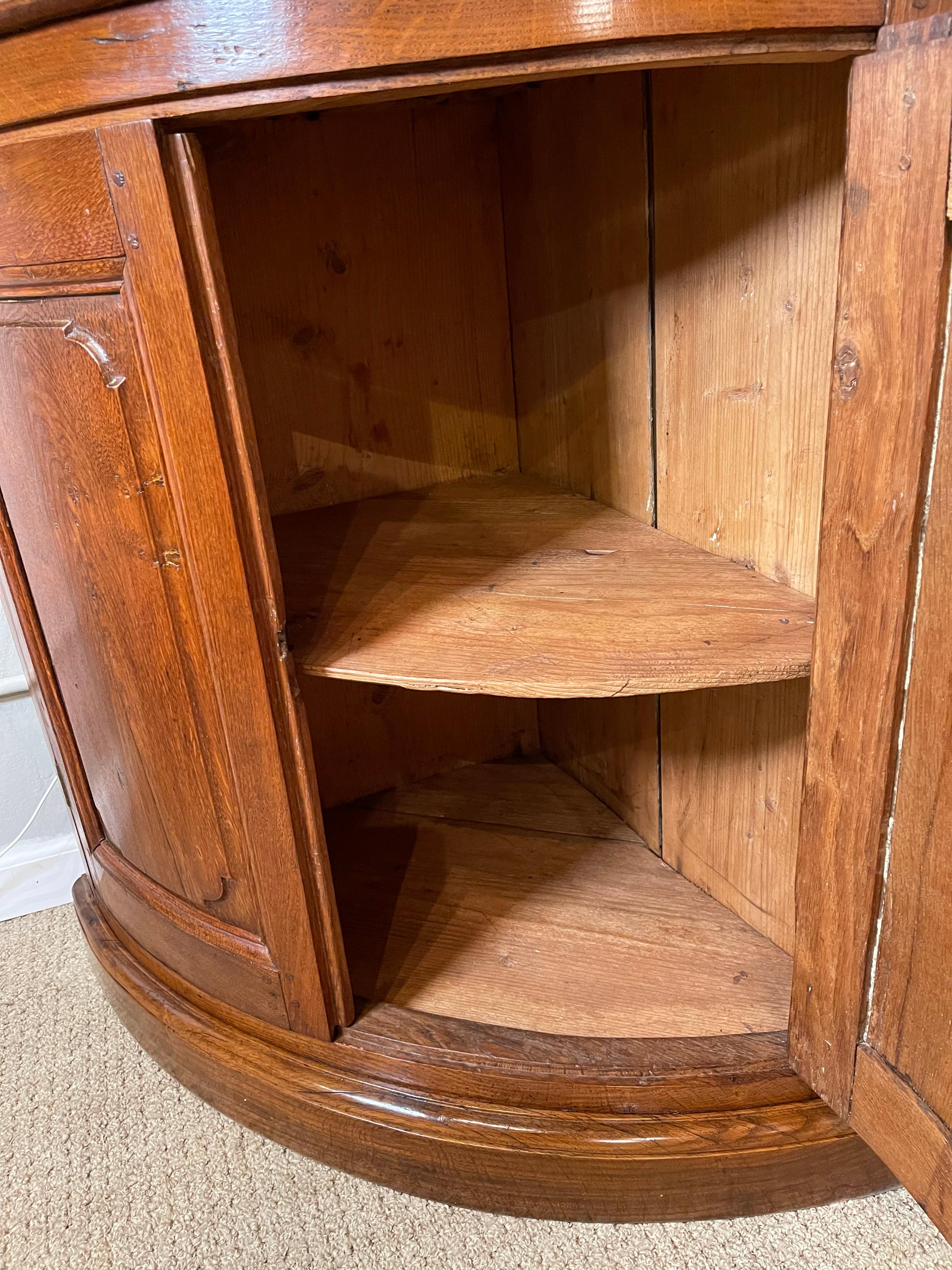 Pair of Late 17th Century Oak Corner Cabinets For Sale 3