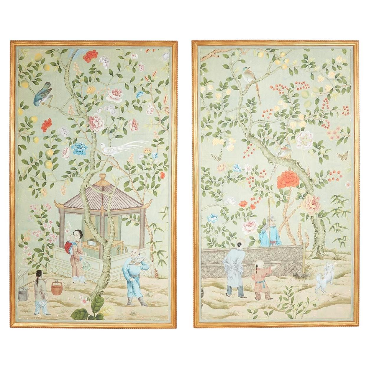 Pareja de relojes de finales del s. XVIII Paneles de papel pintado con marco Chinoiserie