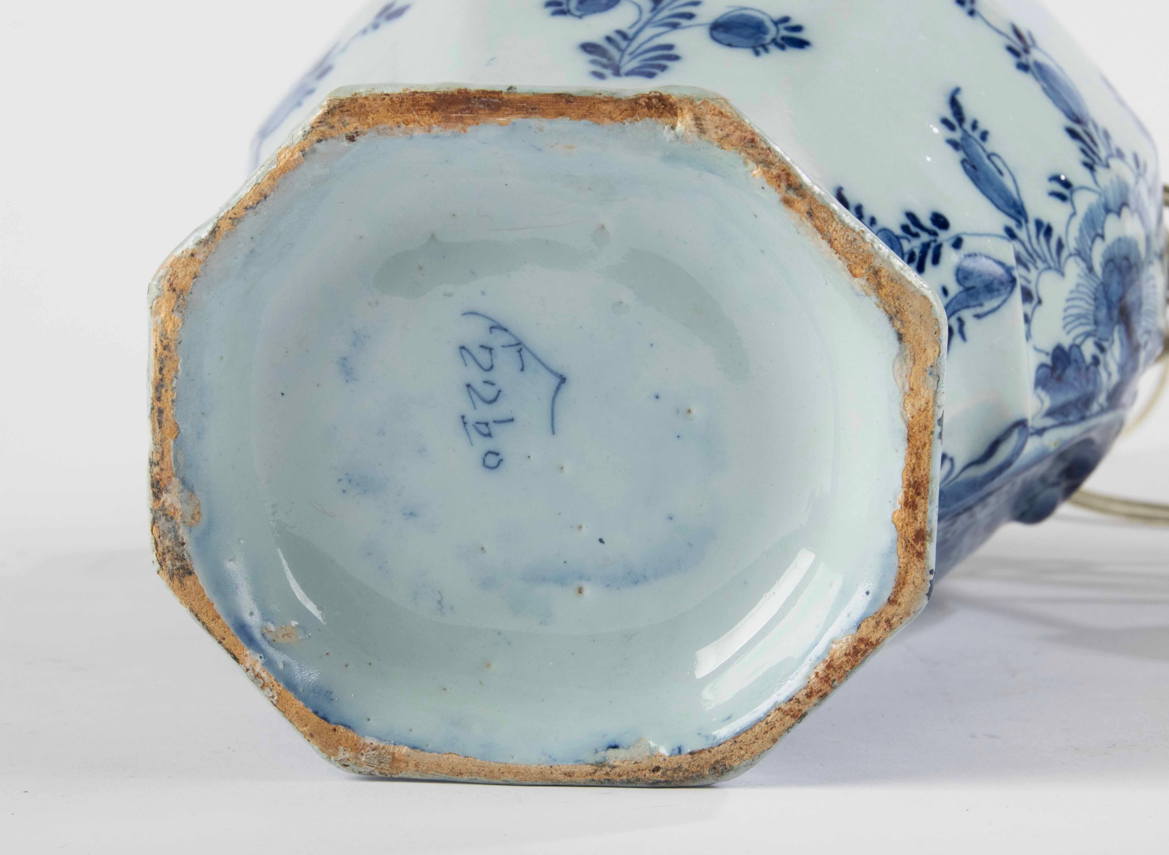 Ein Paar Delfter Keramik-Tischlampen aus dem späten 18. Jahrhundert - De Klaauw Pottery  im Angebot 4