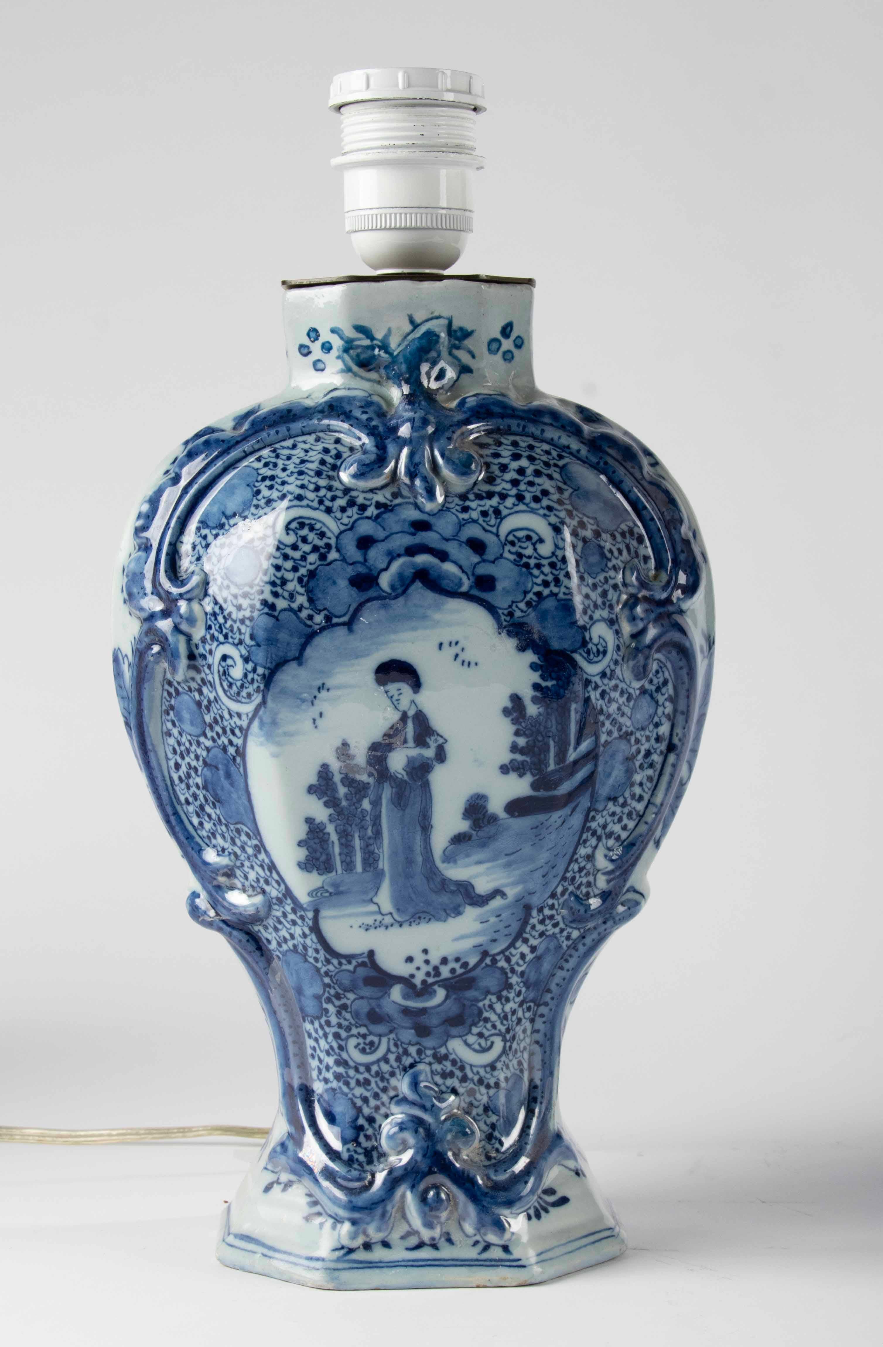 Ein Paar Delfter Keramik-Tischlampen aus dem späten 18. Jahrhundert - De Klaauw Pottery  im Angebot 7