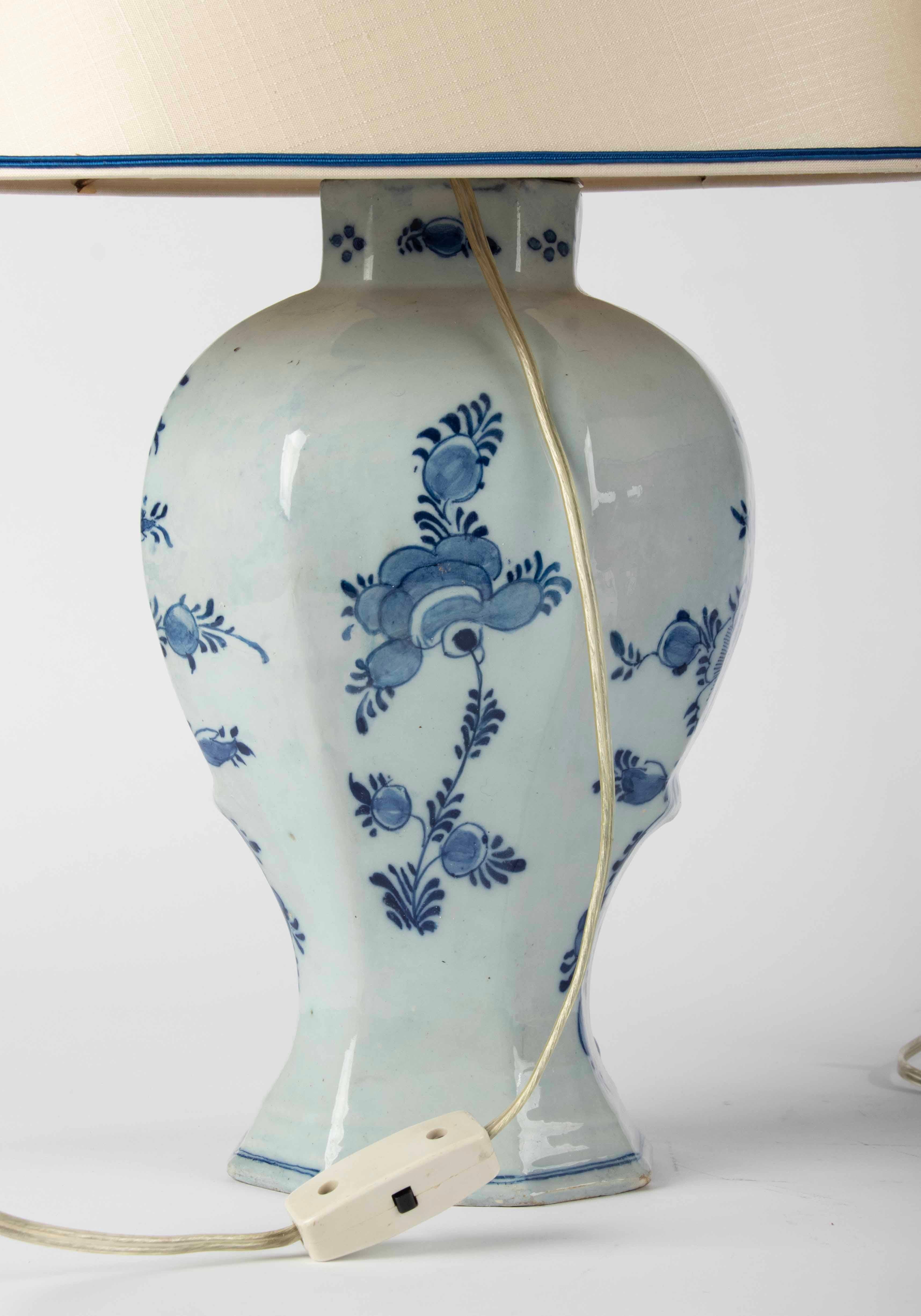 A Pair of Late 18th Century Delft Ceramic Table Lamps - De Klaauw Pottery  For Sale 4