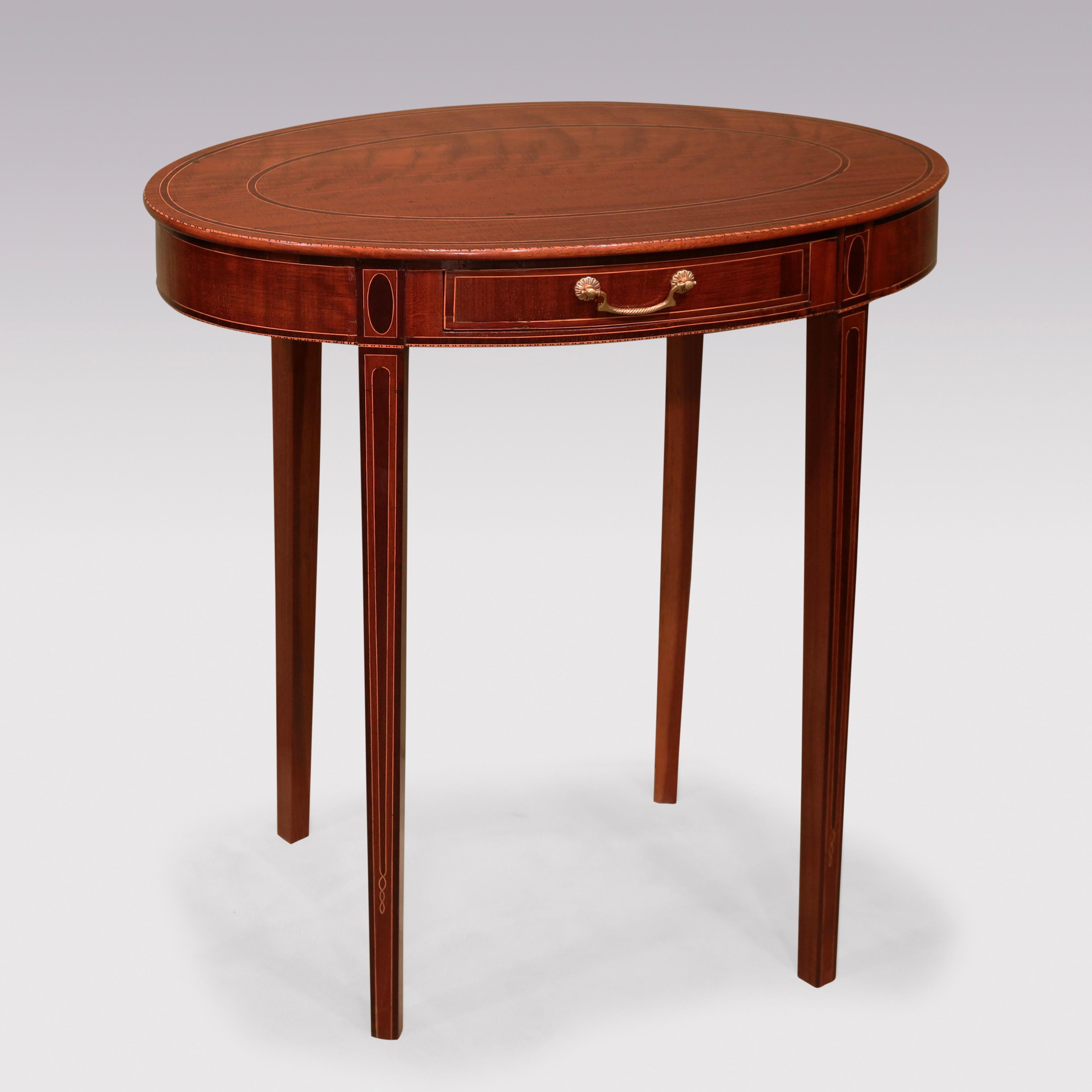 A pair of late 18th century Sheraton period mahogany oval occasional tables In Good Condition For Sale In London, GB