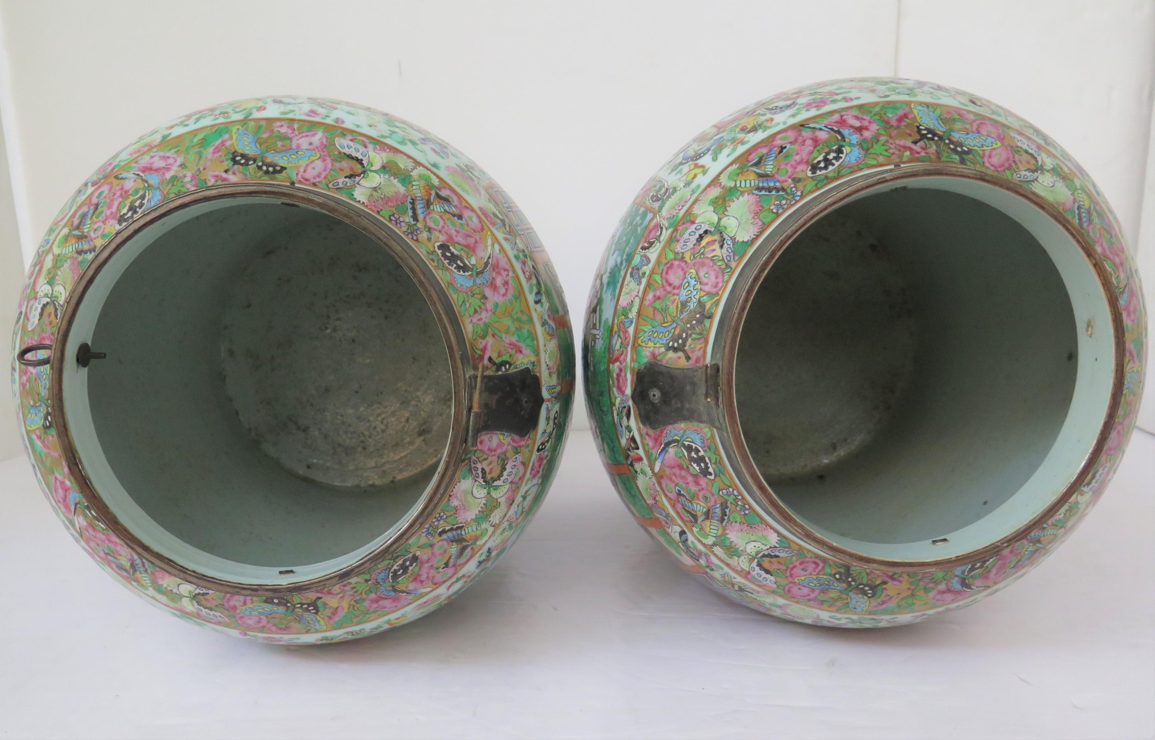 A Pair of Late 18th-Early 19th Century Chinese Lidded Jars  For Sale 4