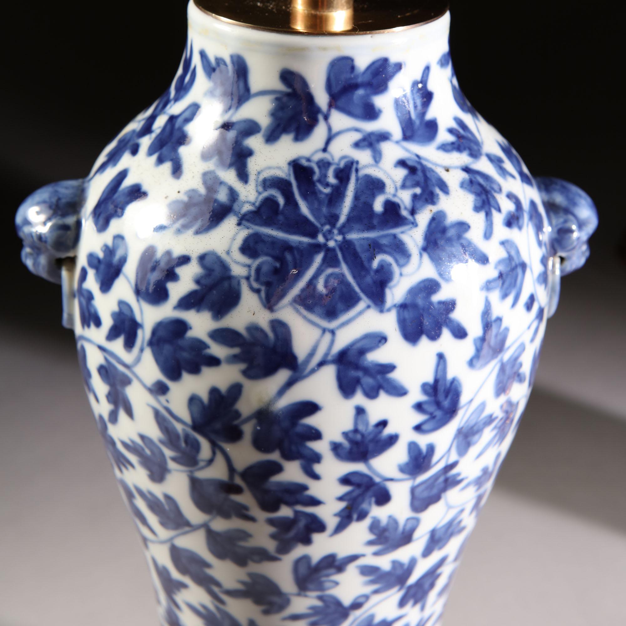 Pair of Late 19th Century Blue and White Chinese Vases as Table Lamps In Good Condition In London, GB