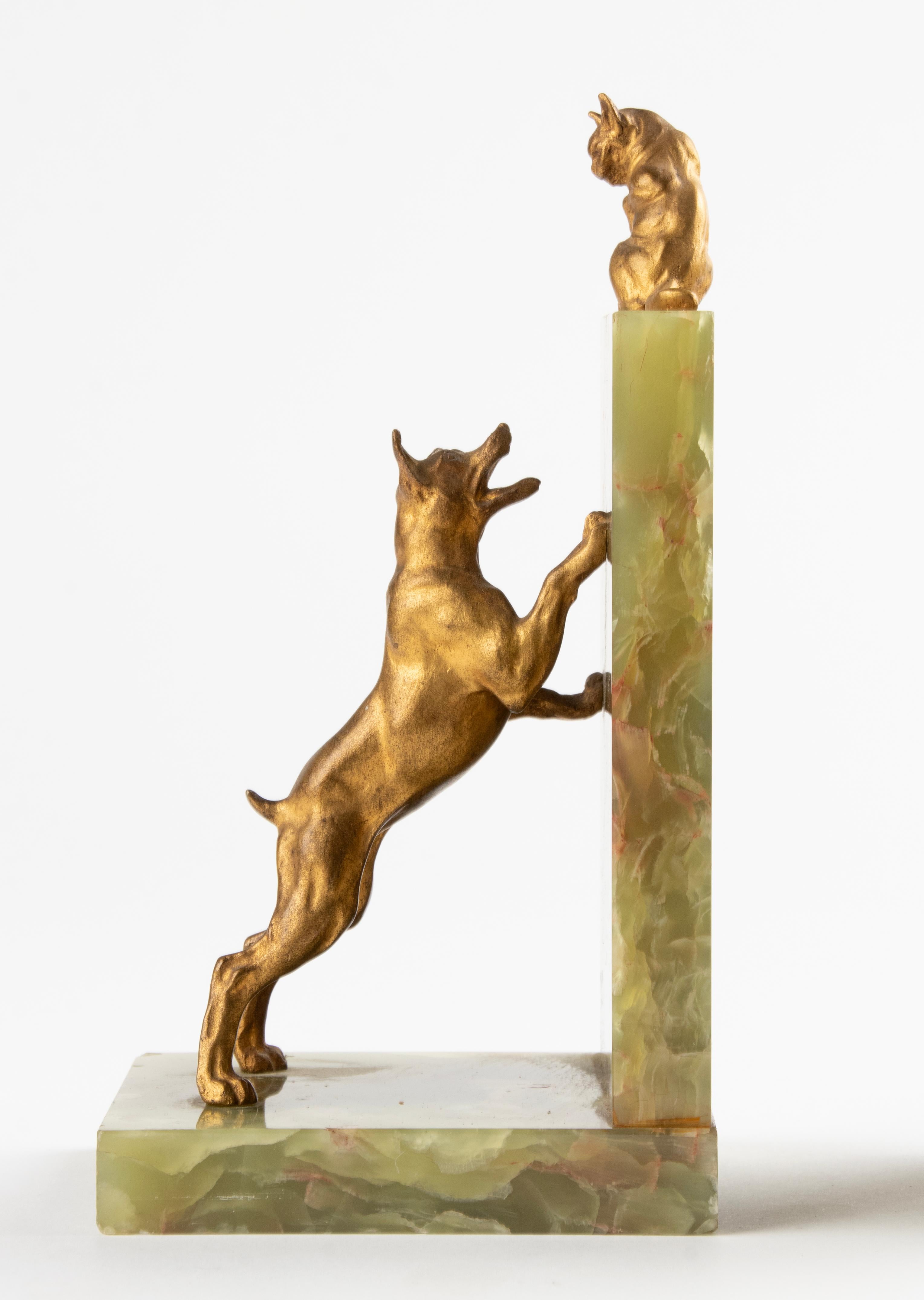 Paire de serre-livres de la fin du 19e siècle avec chien et chat en bronze par F. Barbedienne en vente 2