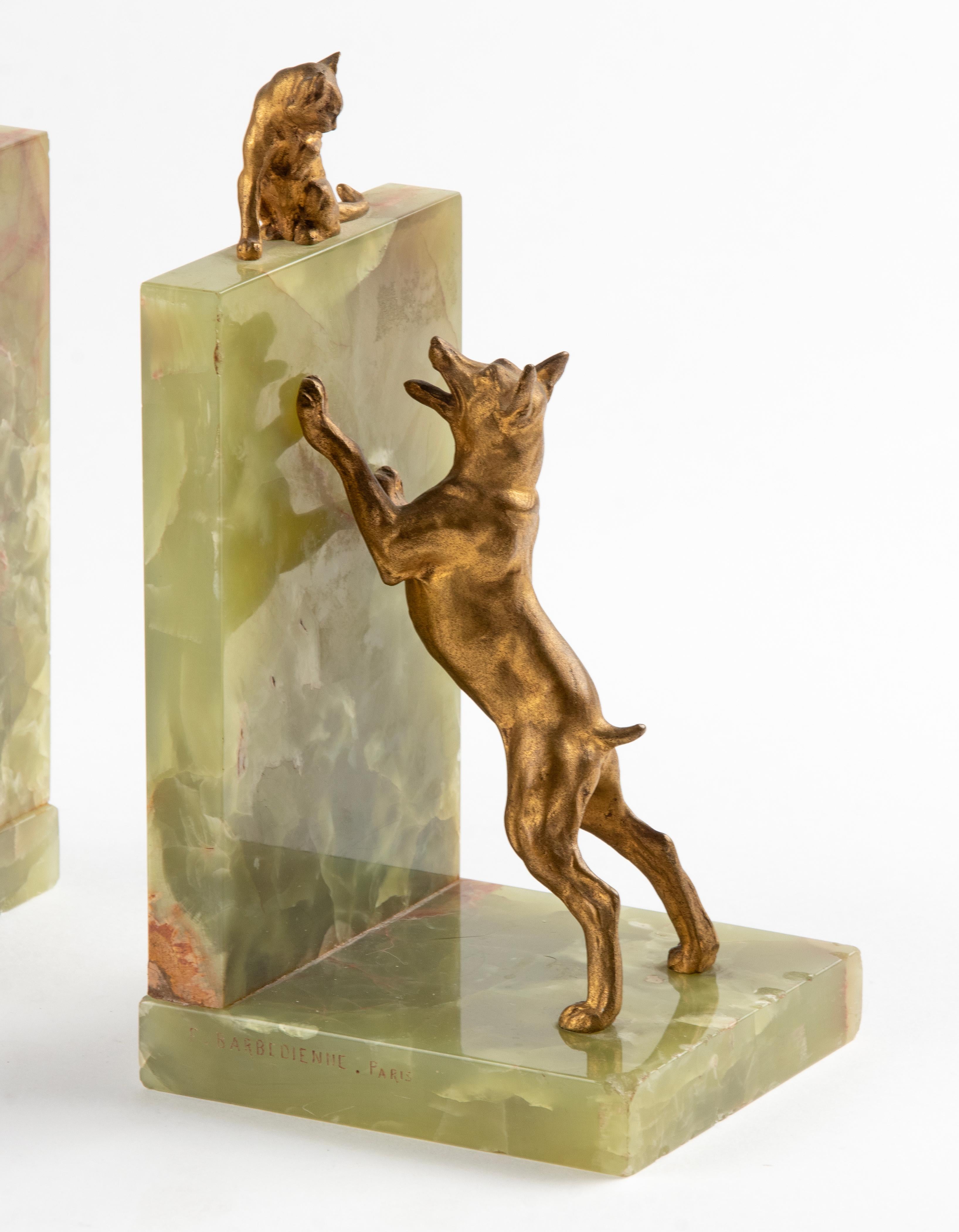 French Pair of Late 19th Century Bookends with Bronze Dog and Cat by F. Barbedienne For Sale