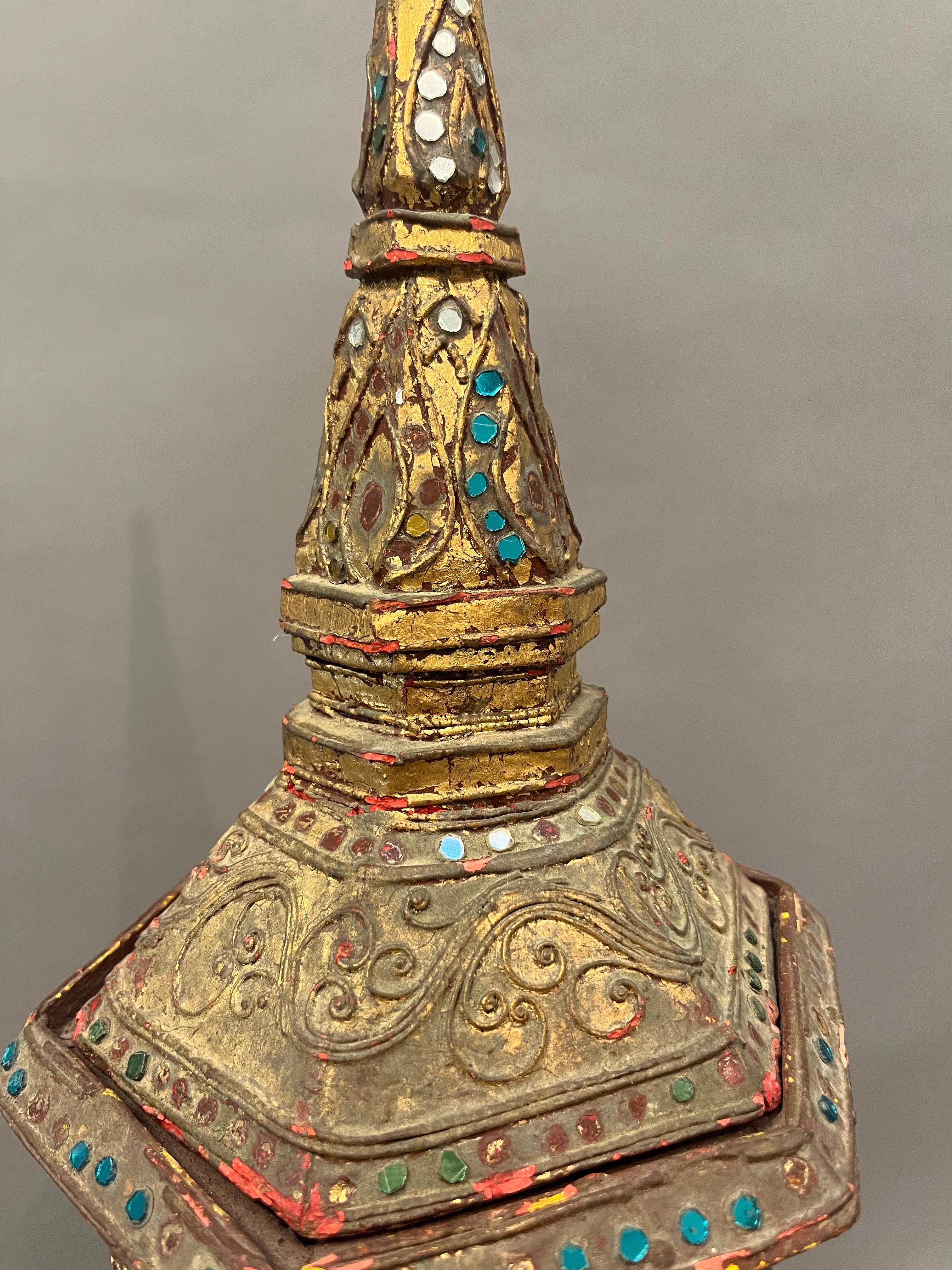 Coppia di urne decorative della fine del XIX secolo in vendita 2