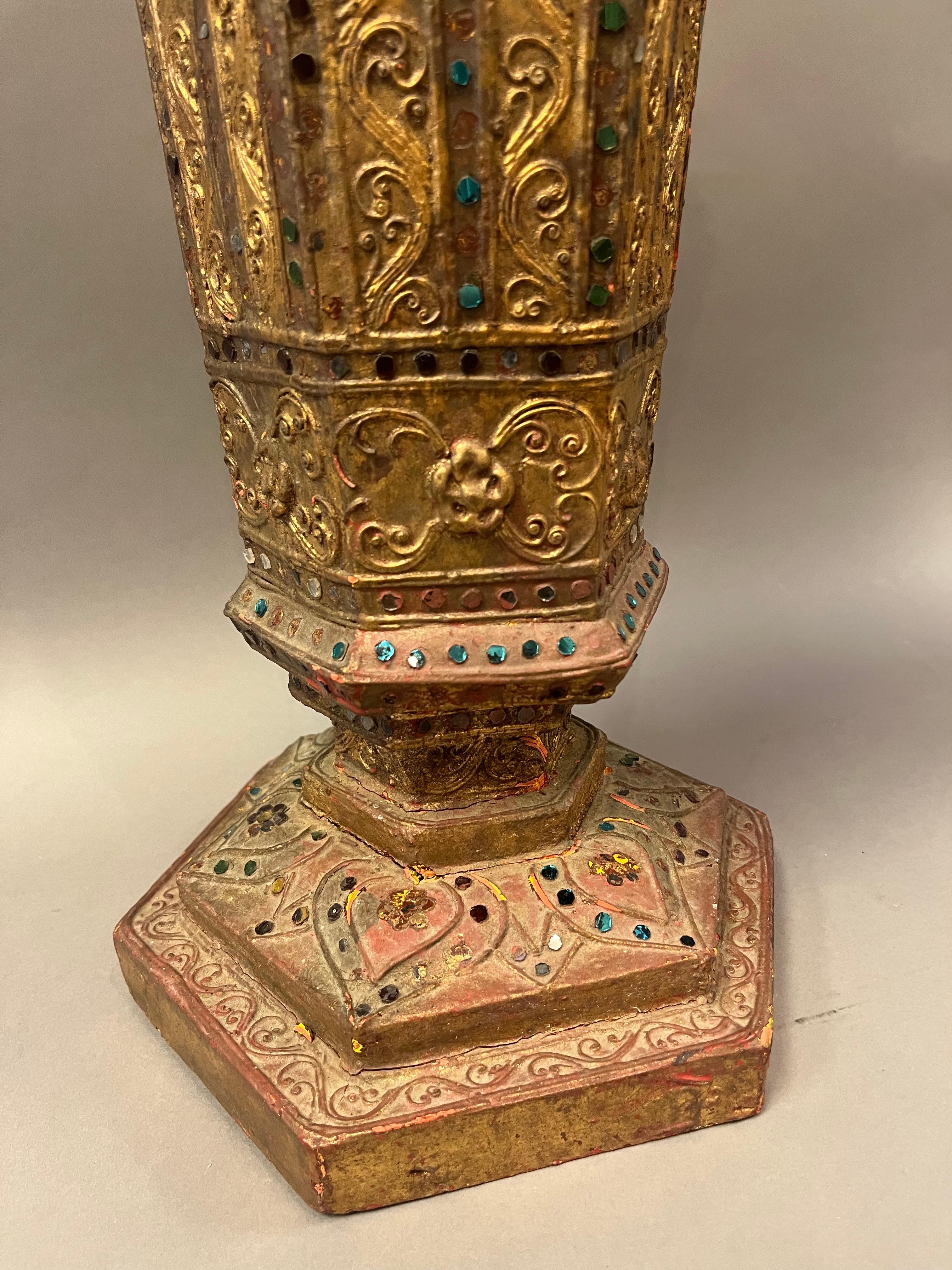 Gilt Pair of Late 19th Century Decorative Urns For Sale