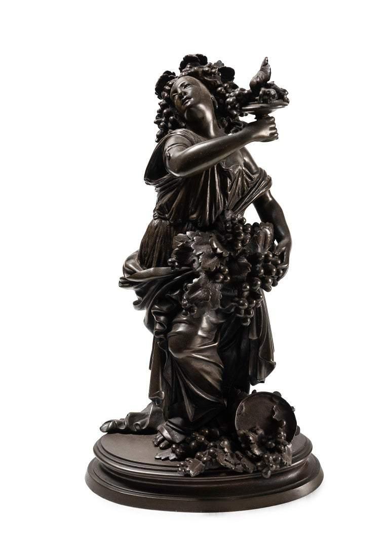 Coppia di figure allegoriche di autunno e primavera in bronzo francese della fine del XIX secolo

Ciascuna figura è rappresentata da una fanciulla drappeggiata, in piedi con un braccio alzato e l'altro che regge un cesto in equilibrio sul fianco, su