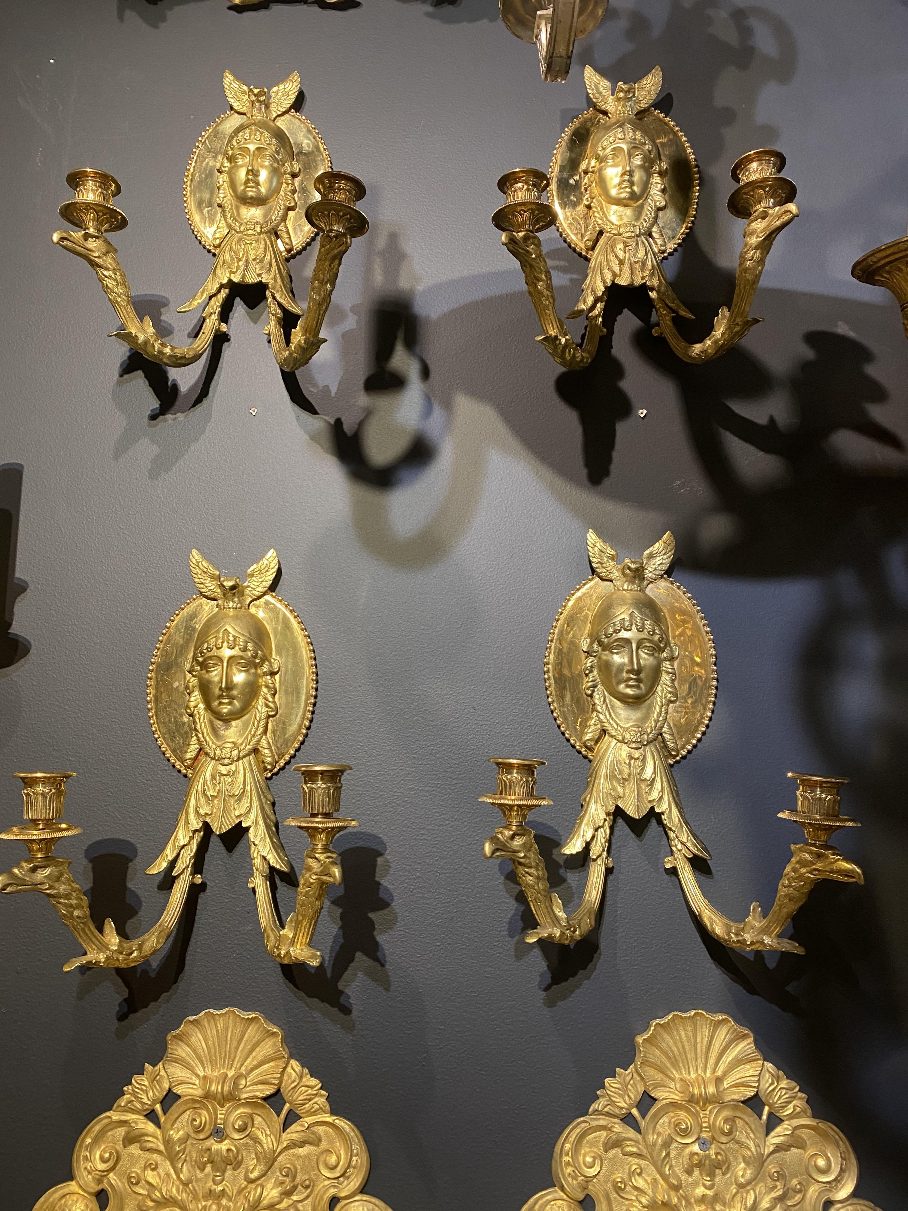 Paar französische Empire-Wandleuchter aus Bronze des späten 19. Jahrhunderts im Angebot 3
