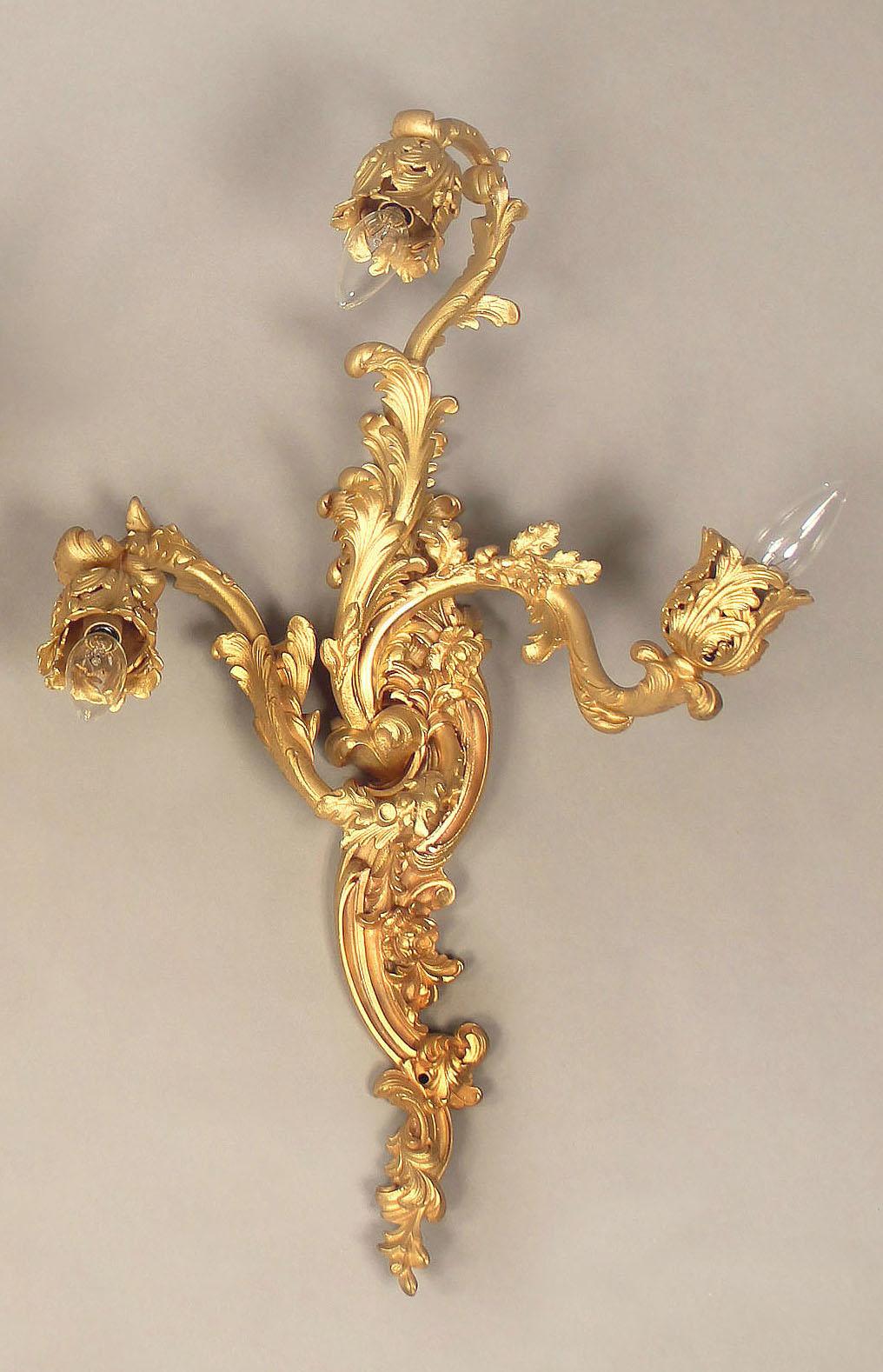 Belle Époque Pair of Late 19th Century Gilt Bronze Three-Light Sconces For Sale