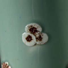 Paire de vases céladon japonais de la fin du XIXe siècle utilisés comme lampes de table avec supports