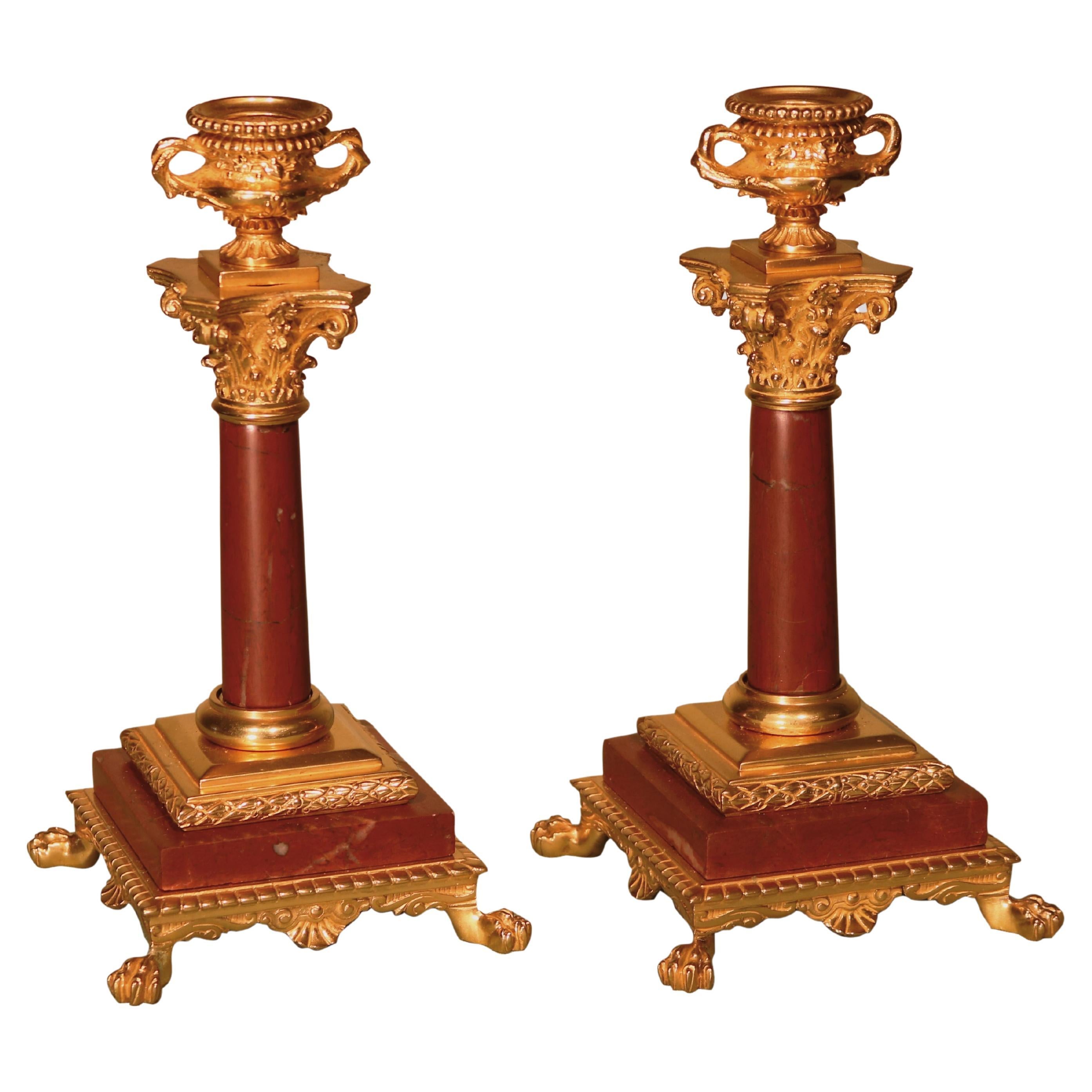 Paire de chandeliers en bronze doré et marbre de la fin du XIXe siècle