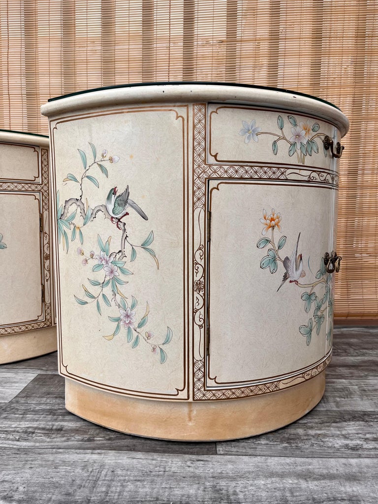 Pair of Late 20th Century Chinoiserie Lacquer Nightstands For Sale 3