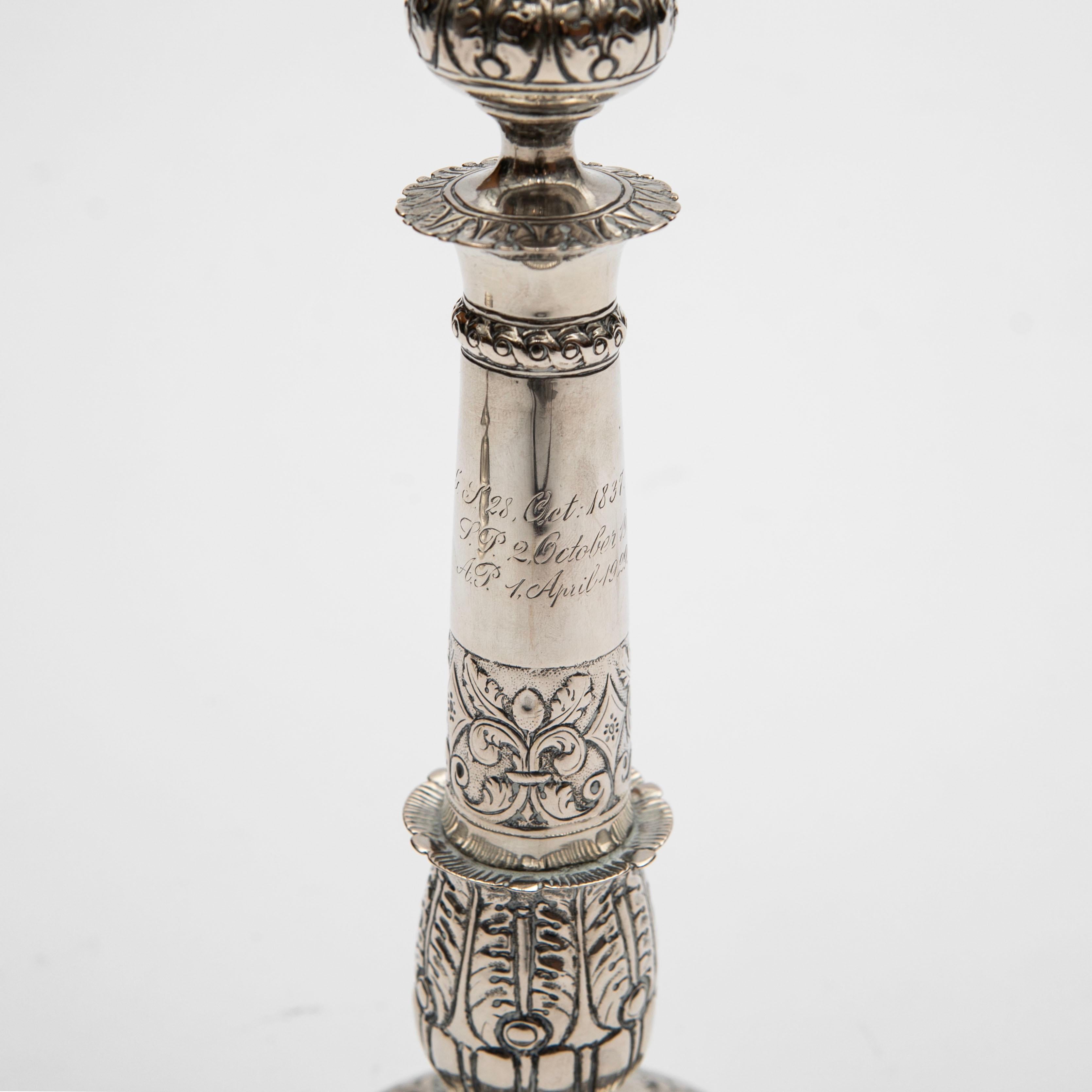 XIX secolo Coppia di candelieri d'argento tardo-imperiali di Caspar Julius Worm (1788-1857) in vendita