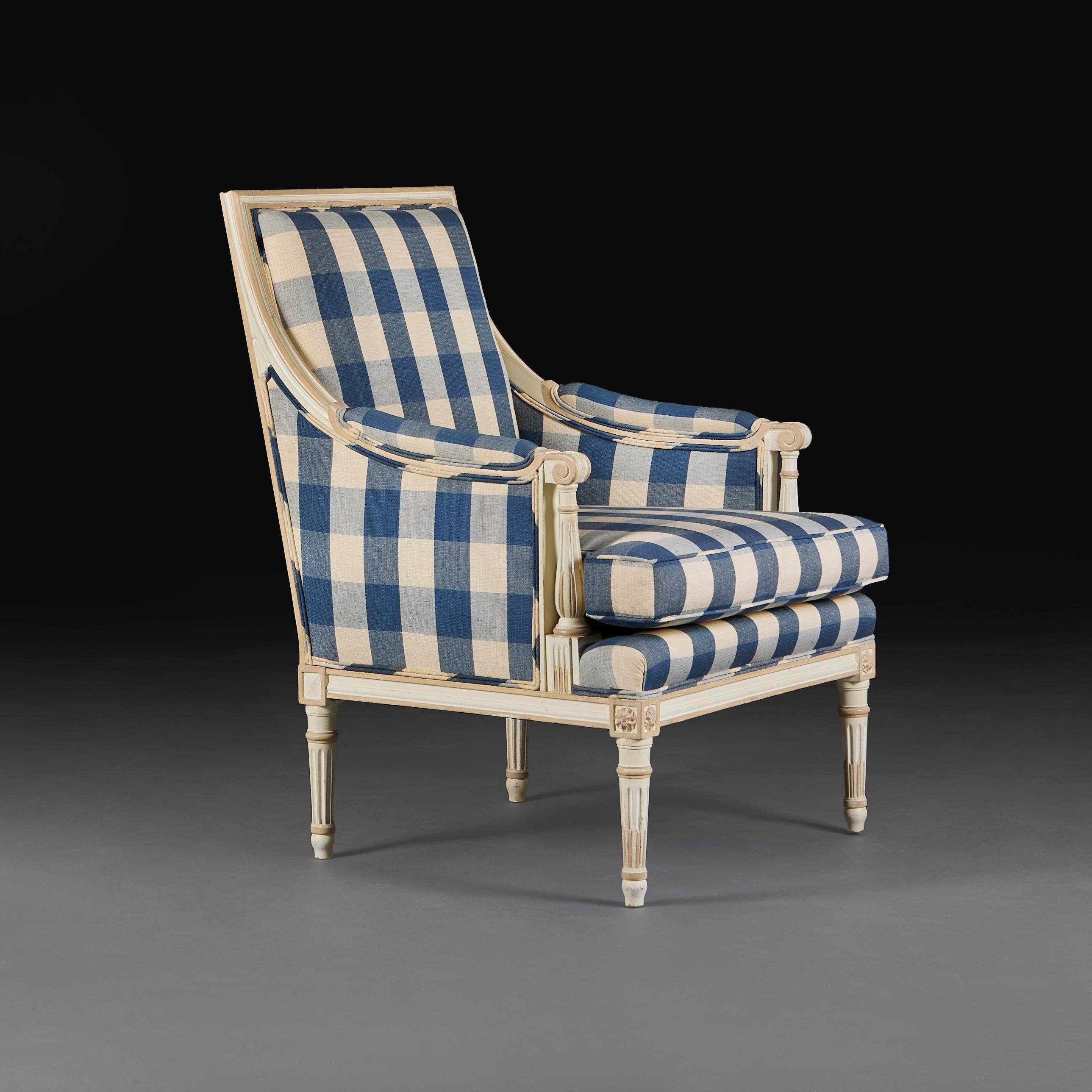 A Pair of Late Nineteenth Century Neoclassical French Fauteuils In Good Condition In London, GB