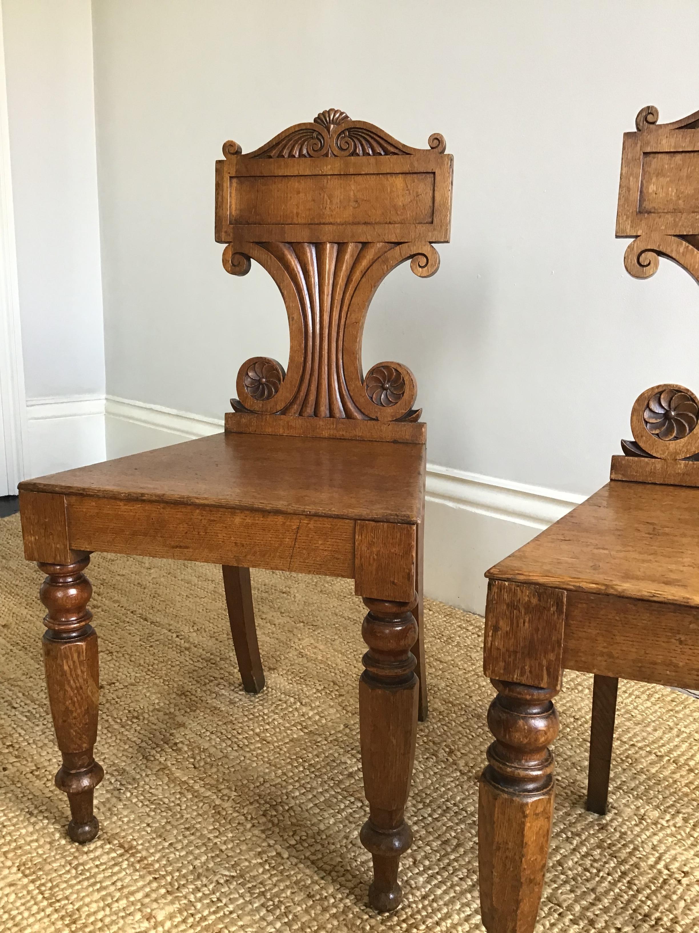 Pair of Late Regency Oak Hall Chairs In Good Condition For Sale In London, GB