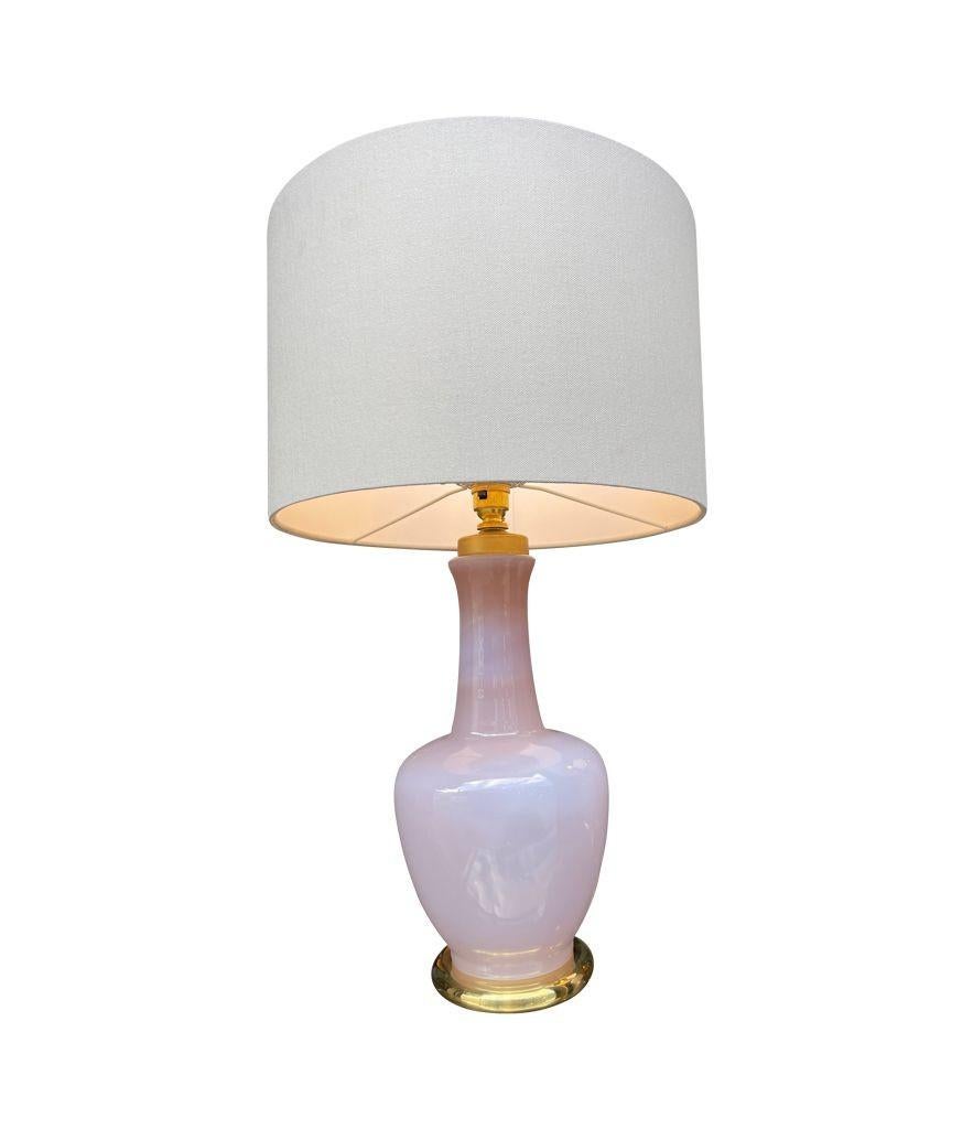Coppia di lampade in vetro opalino di Murano color lavanda di Cenedese in vendita 11