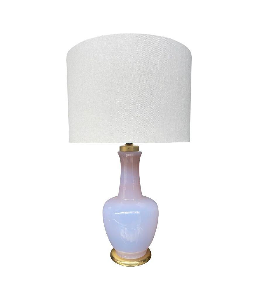 Coppia di lampade in vetro opalino di Murano color lavanda di Cenedese in vendita 2