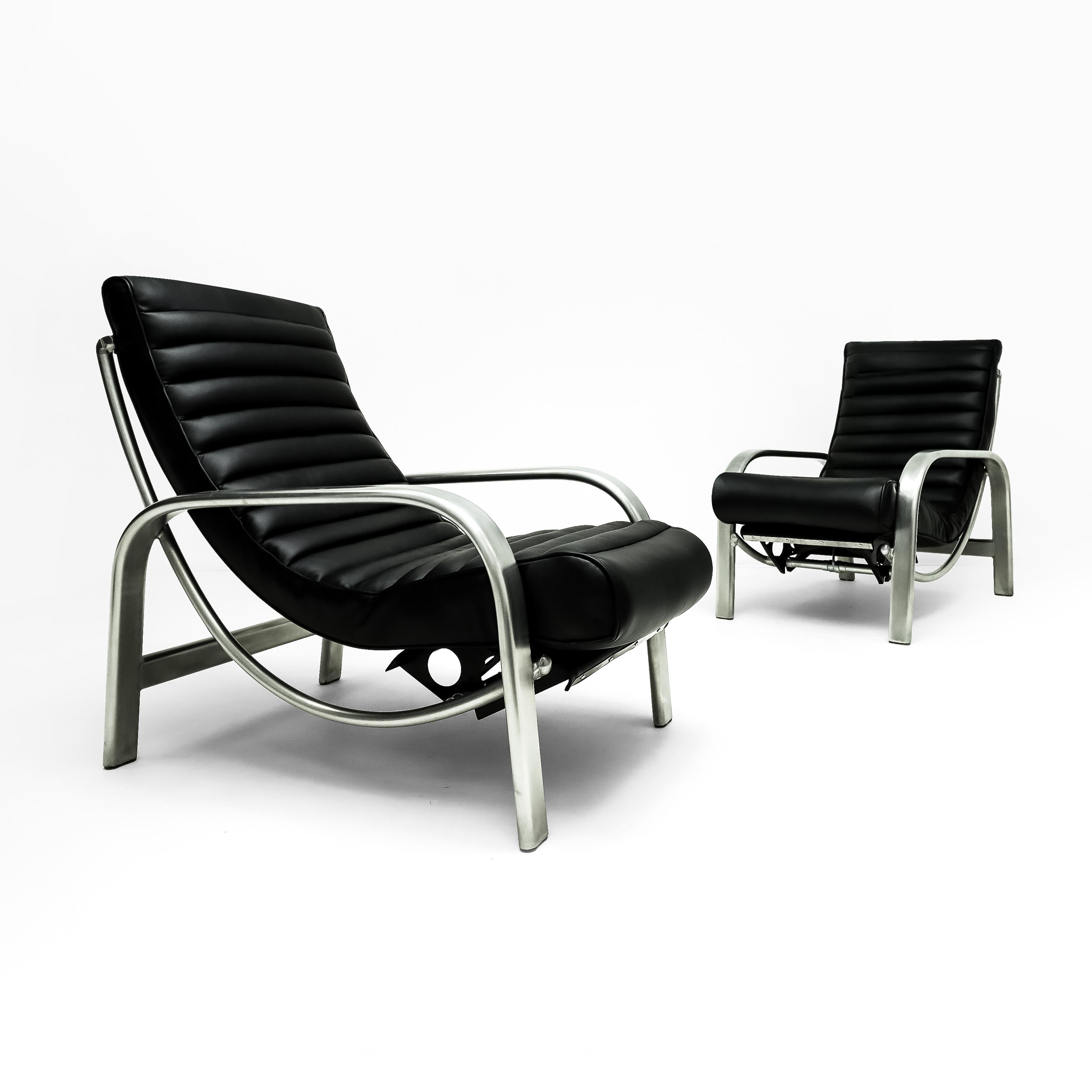 Bauhaus Coppia di sedie Aeroplane Christie Tyler degli anni '40 in pelle e alluminio in vendita