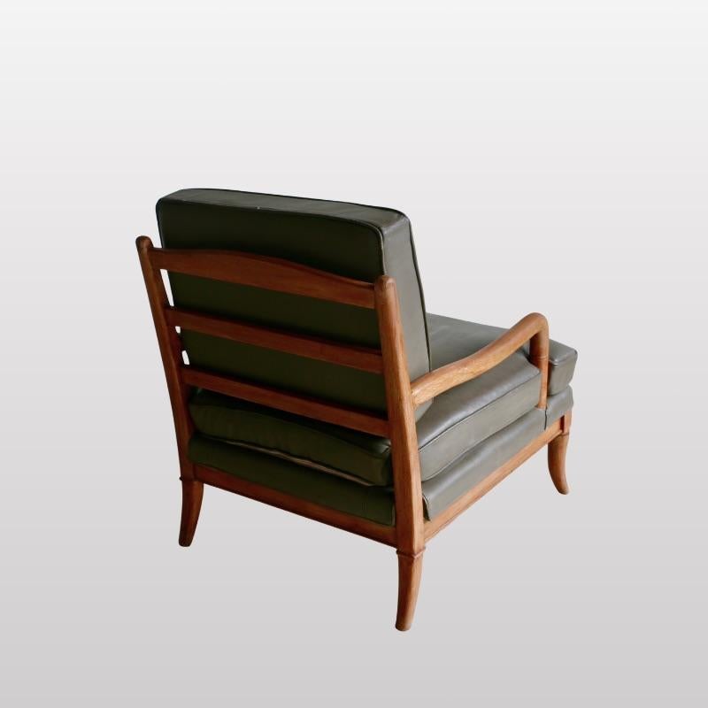 Art Deco A pair of leather armchairs For Sale