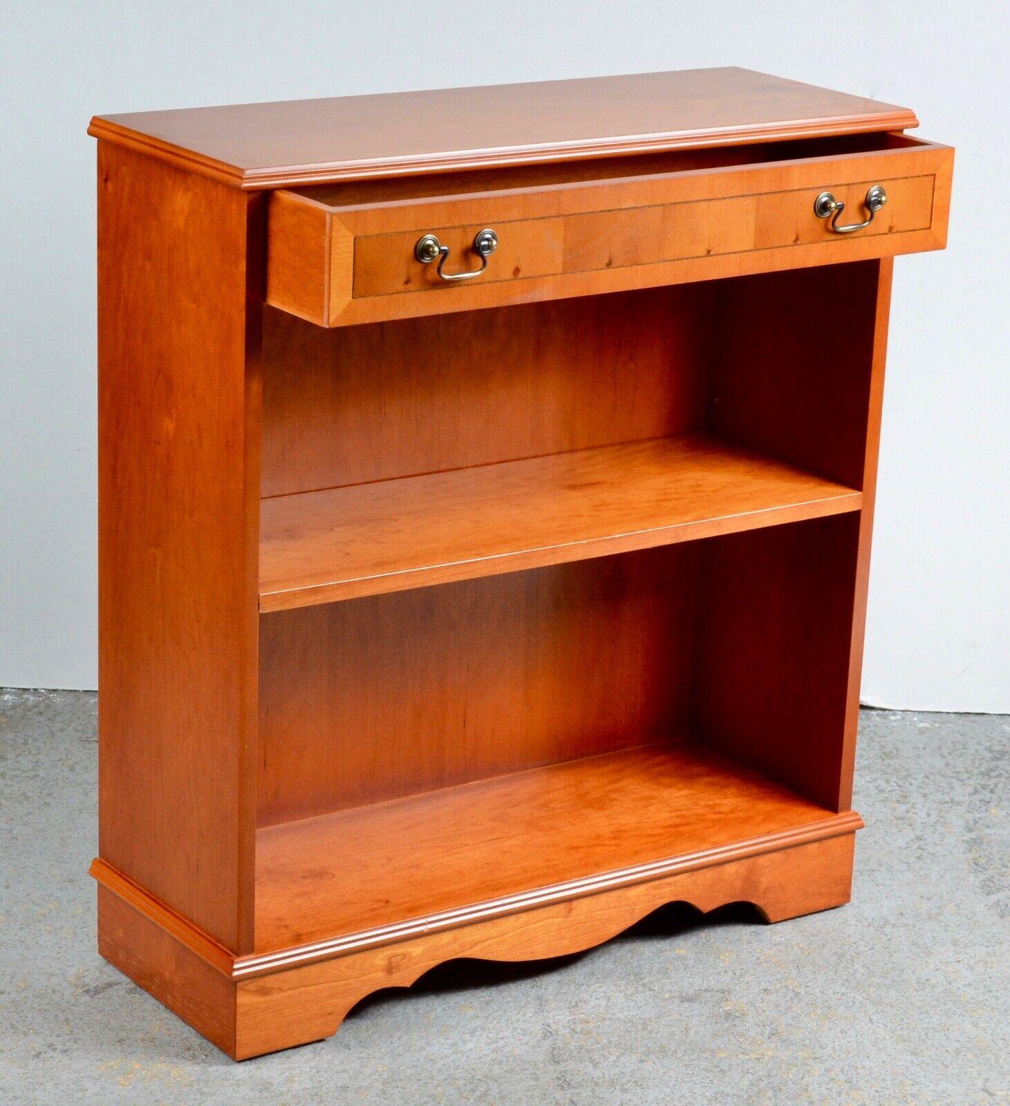 Hand-Crafted Pair of Light Burr & Burl Walnut Inlaid Library Bookcases Adjustable Shelves For Sale