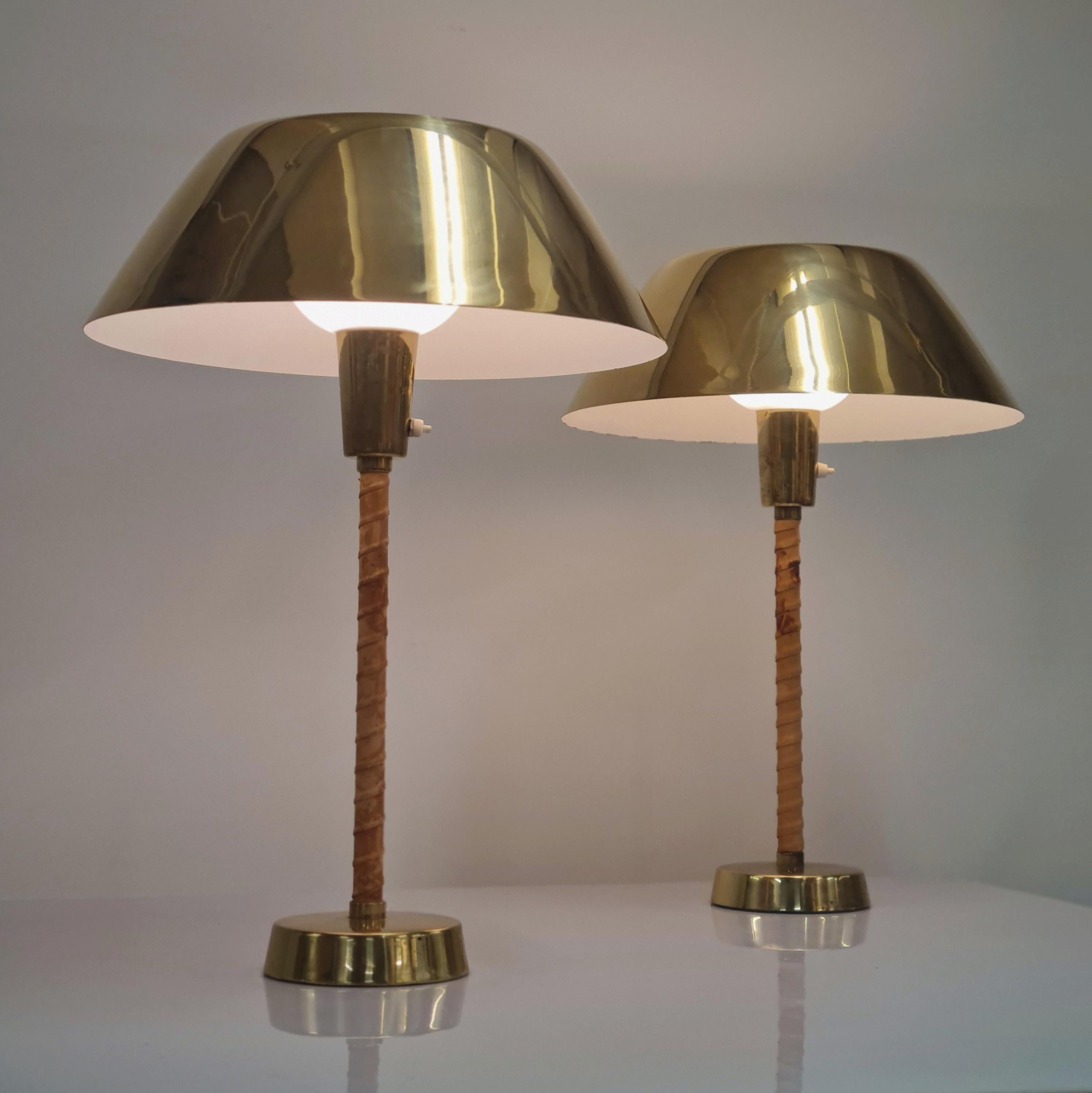Coppia di lampade da tavolo Lisa Johansson-Pape `Ihanne` in ottone e pelle, Orno 1950 in vendita 5