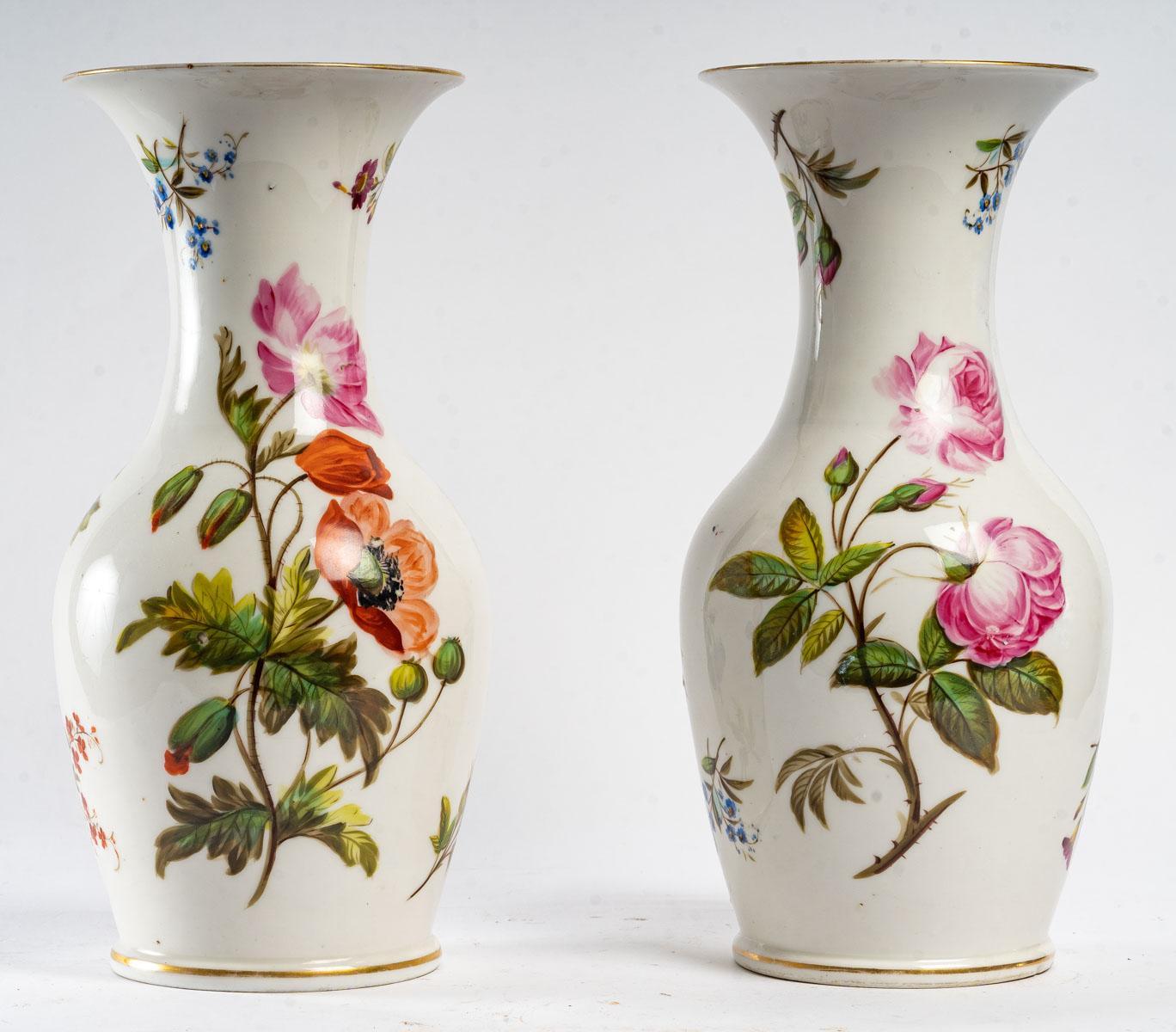 Pair of Louis Philippe Porcelain Vases In Good Condition In Saint-Ouen, FR