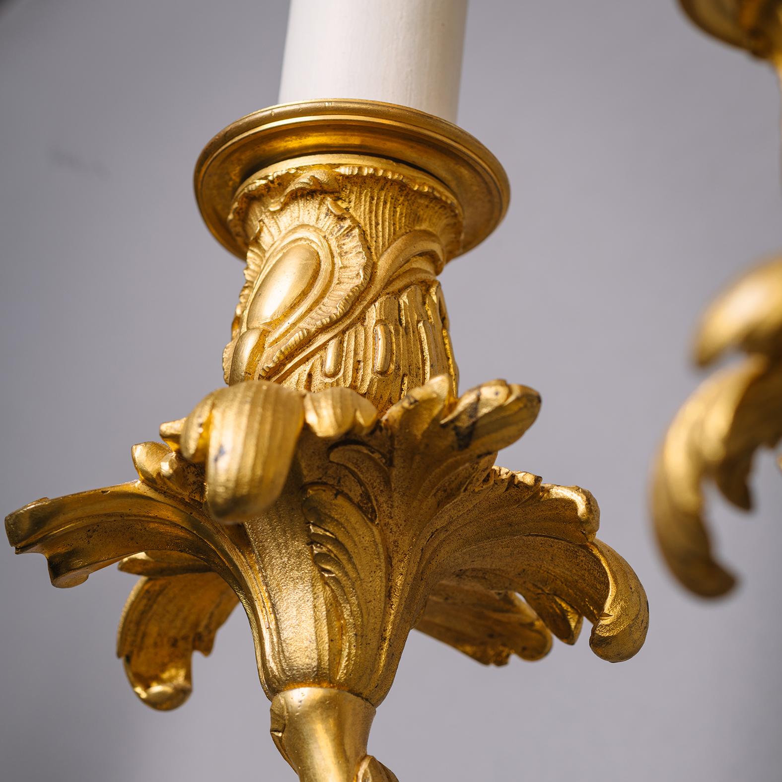 Ein Paar Wandapplikationen mit zwei Leuchten im Louis XIV.-Stil in der Art von Boulle (19. Jahrhundert) im Angebot