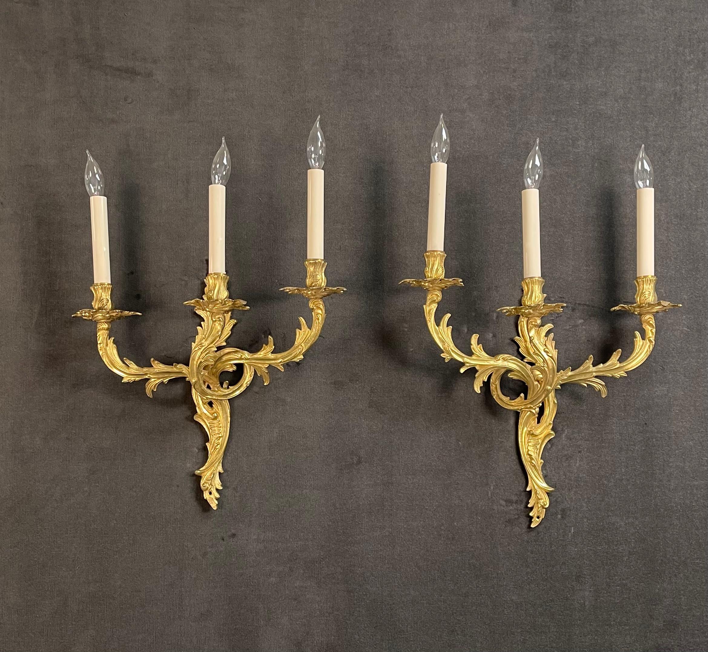 19th Century Pair of Louis XV Style Gilt-Bronze Wall Sconces For Sale