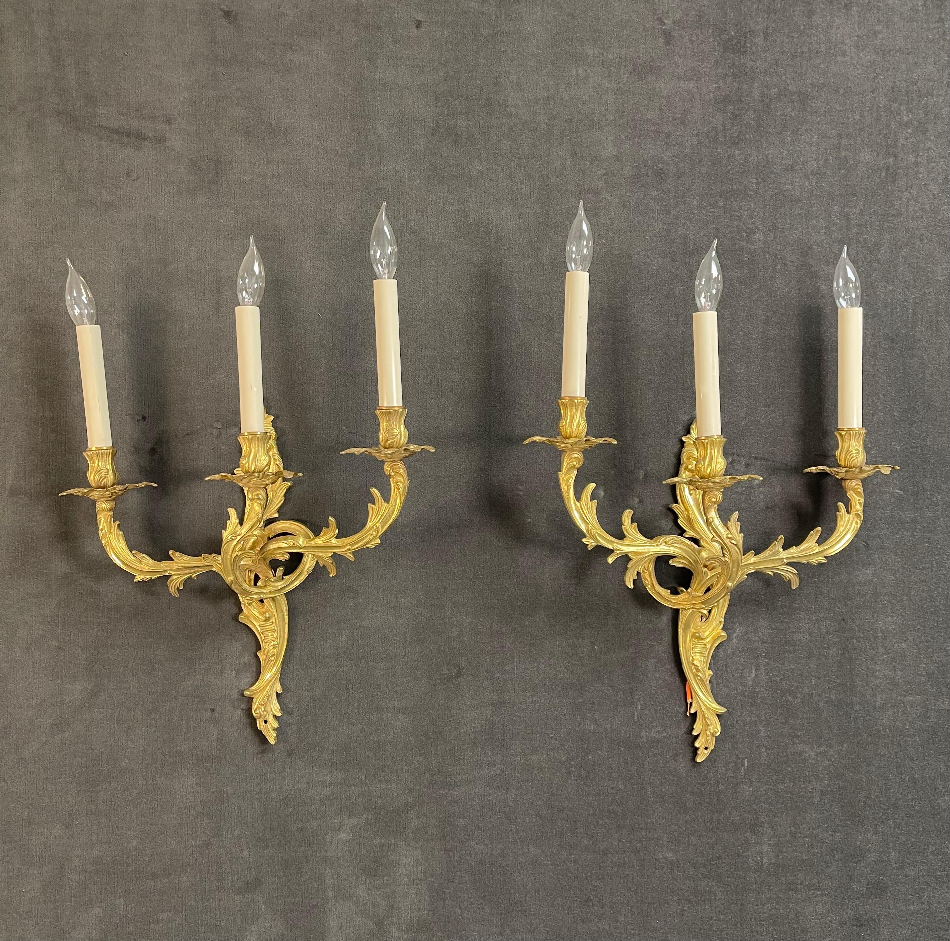 Pair of Louis XV Style Gilt-Bronze Wall Sconces For Sale 1