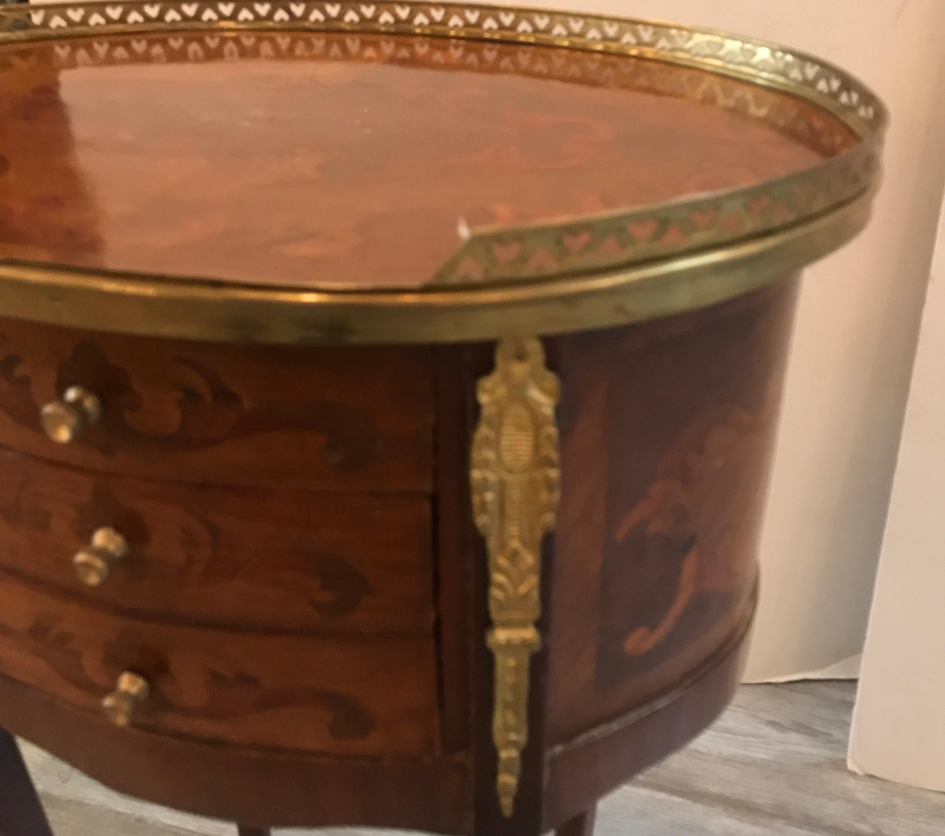 Pair of Louis XV Style Oval Tables with Drawers In Good Condition In Lambertville, NJ