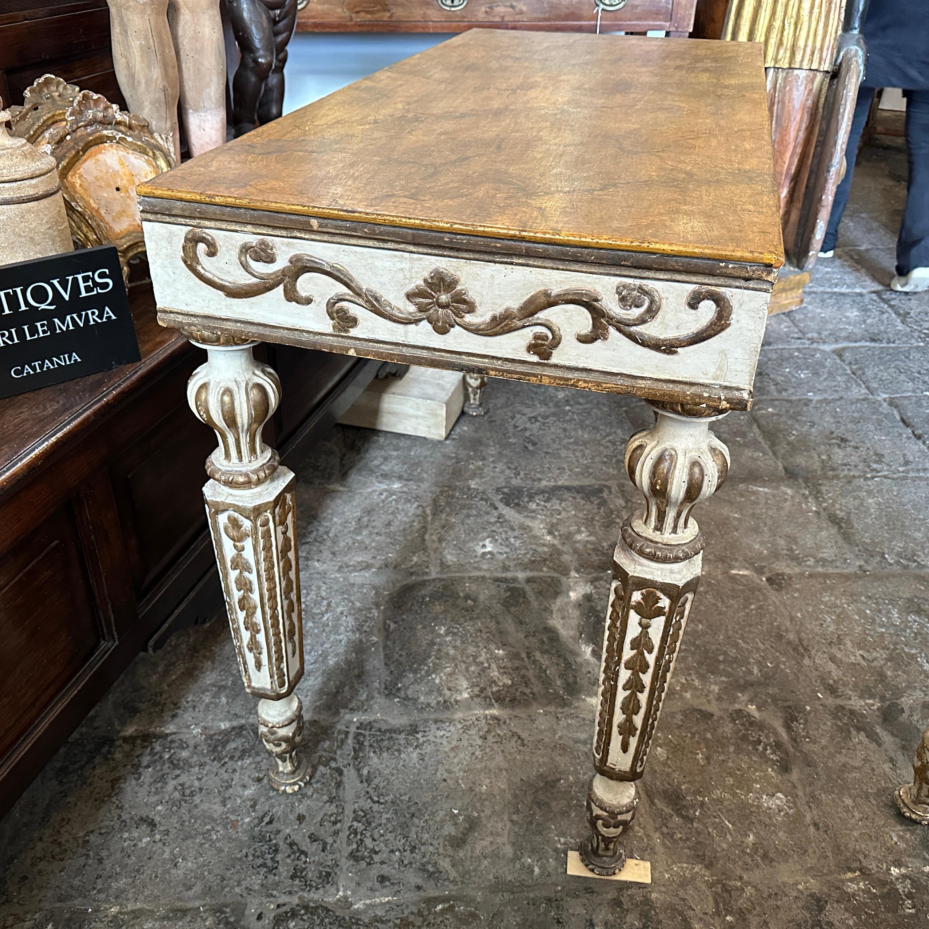 A pair of Louis XVI Ivory Lacquered and Gilded Wood Italian Consoles For Sale 3
