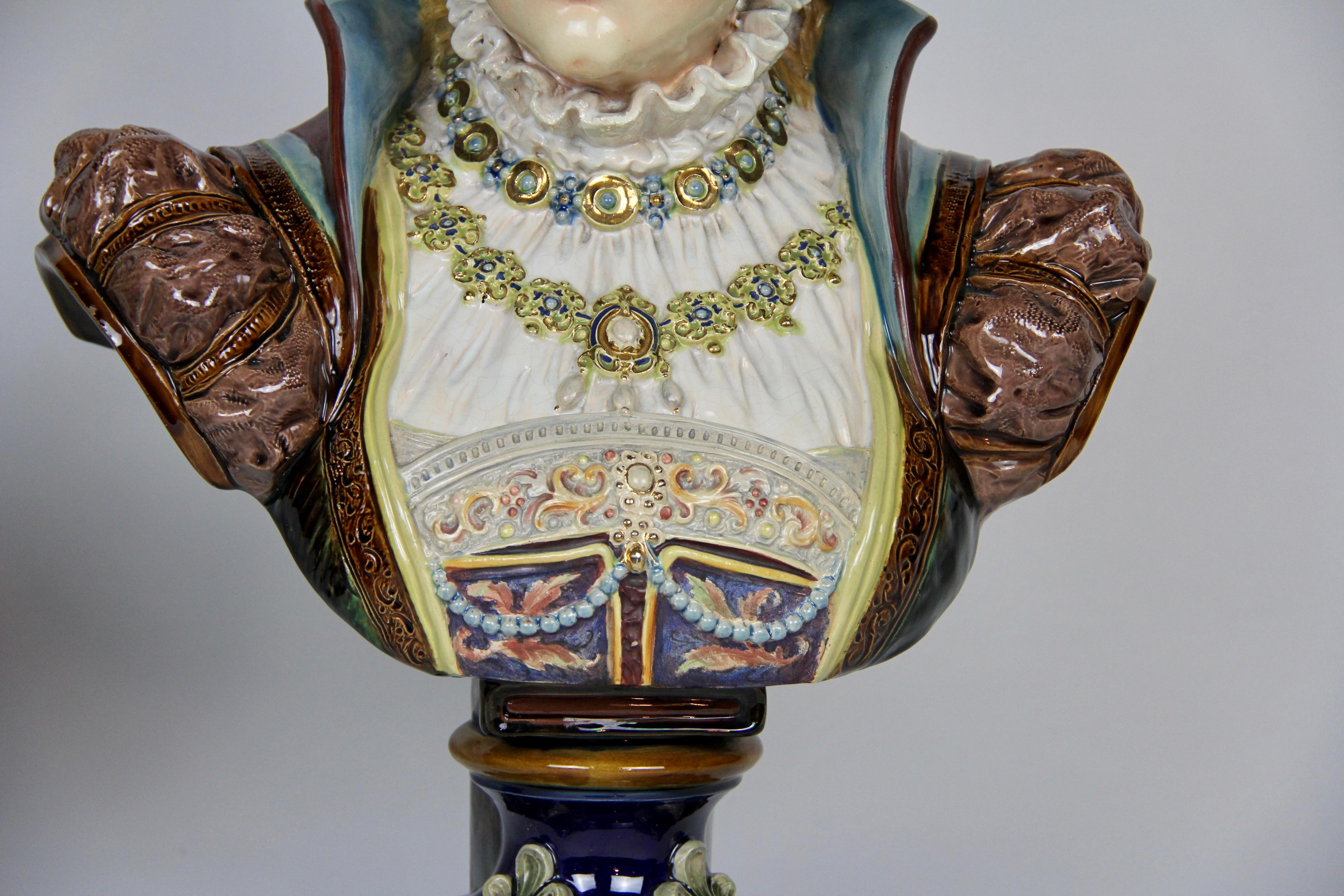 Paire de bustes royaux en porcelaine de style Louis XVI en majolique française en vente 2