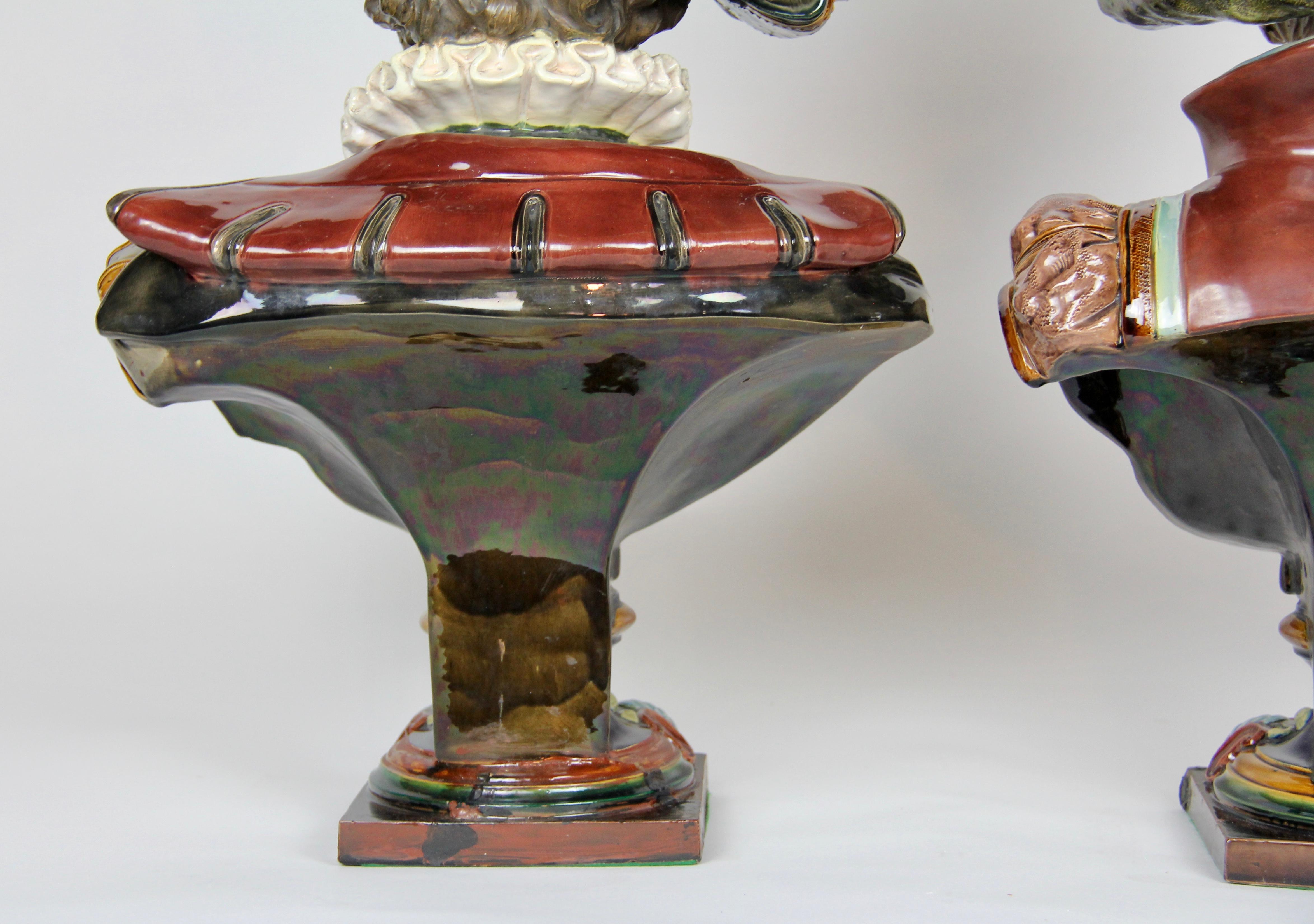 Paire de bustes royaux en porcelaine de style Louis XVI en majolique française en vente 7