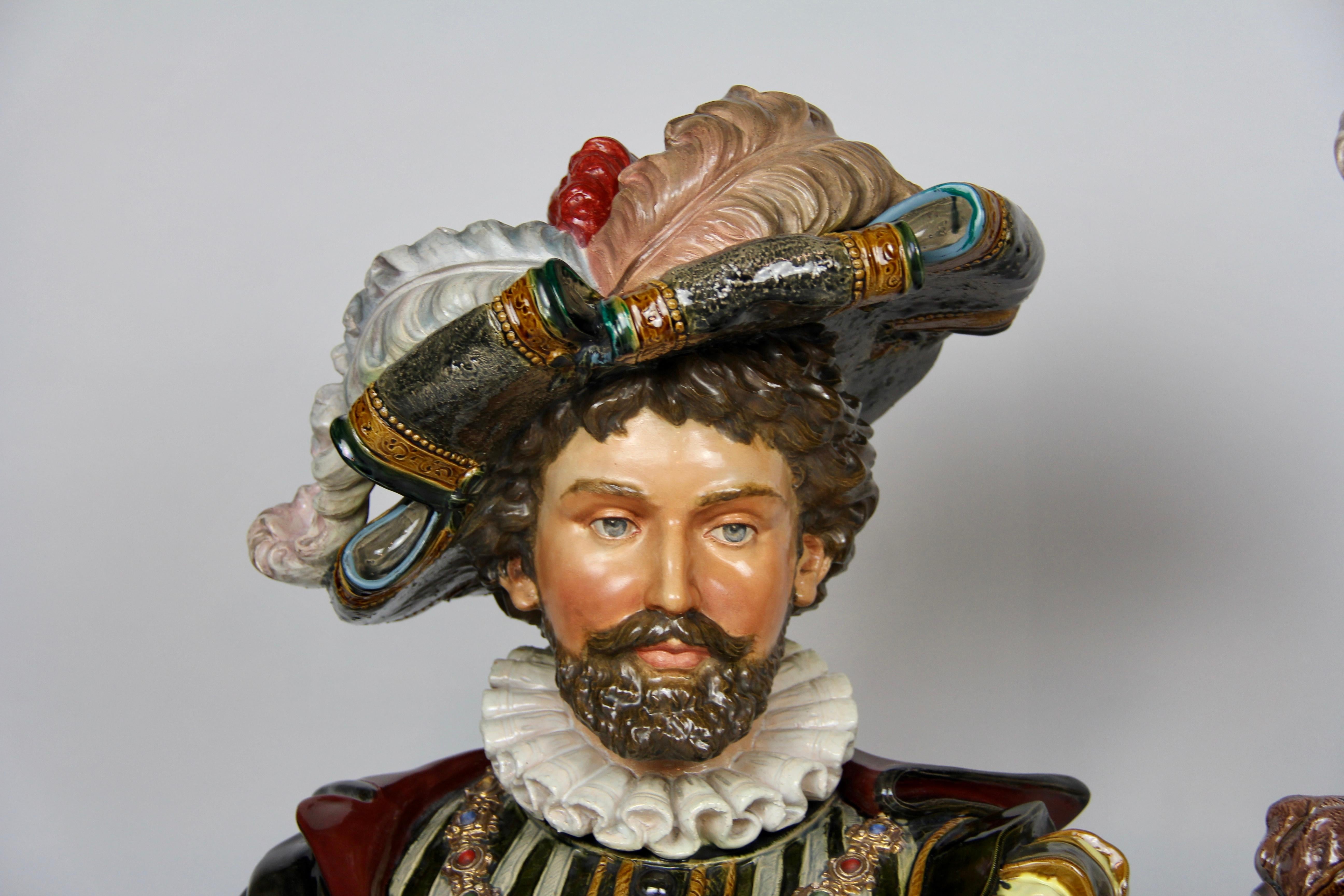 Paire de bustes royaux en porcelaine de style Louis XVI en majolique française Bon état - En vente à New York, NY