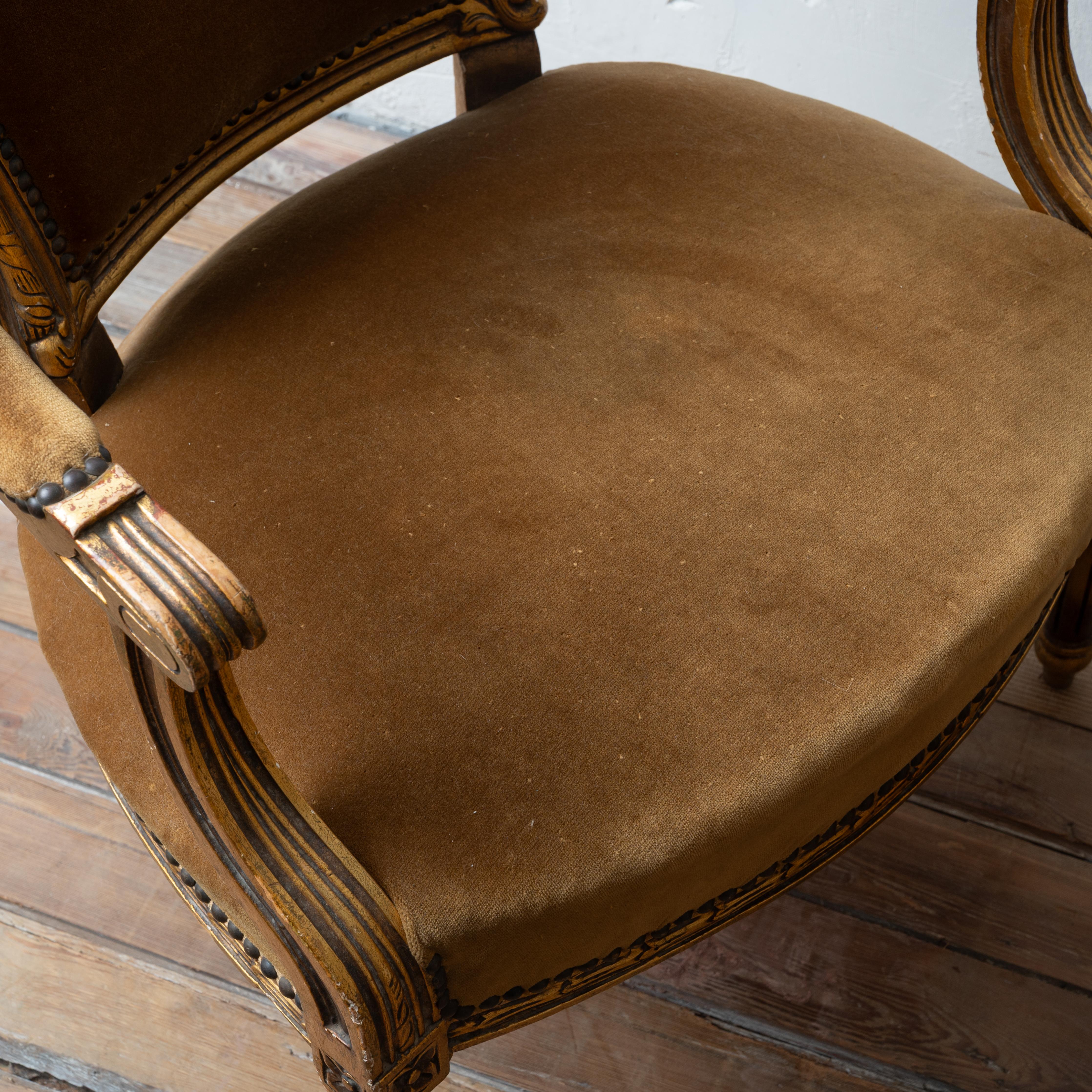 Paire de fauteuils de style Louis XVI en bois doré en vente 5
