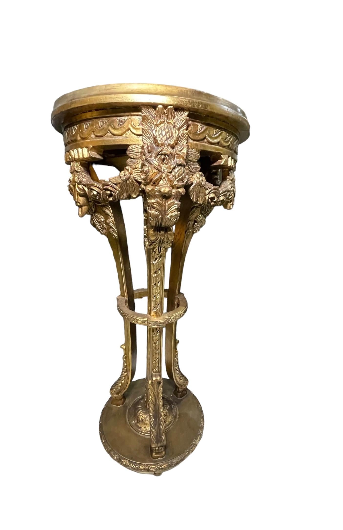 Paire de piédestaux en marbre et bois doré de style Louis XVI  en vente 8