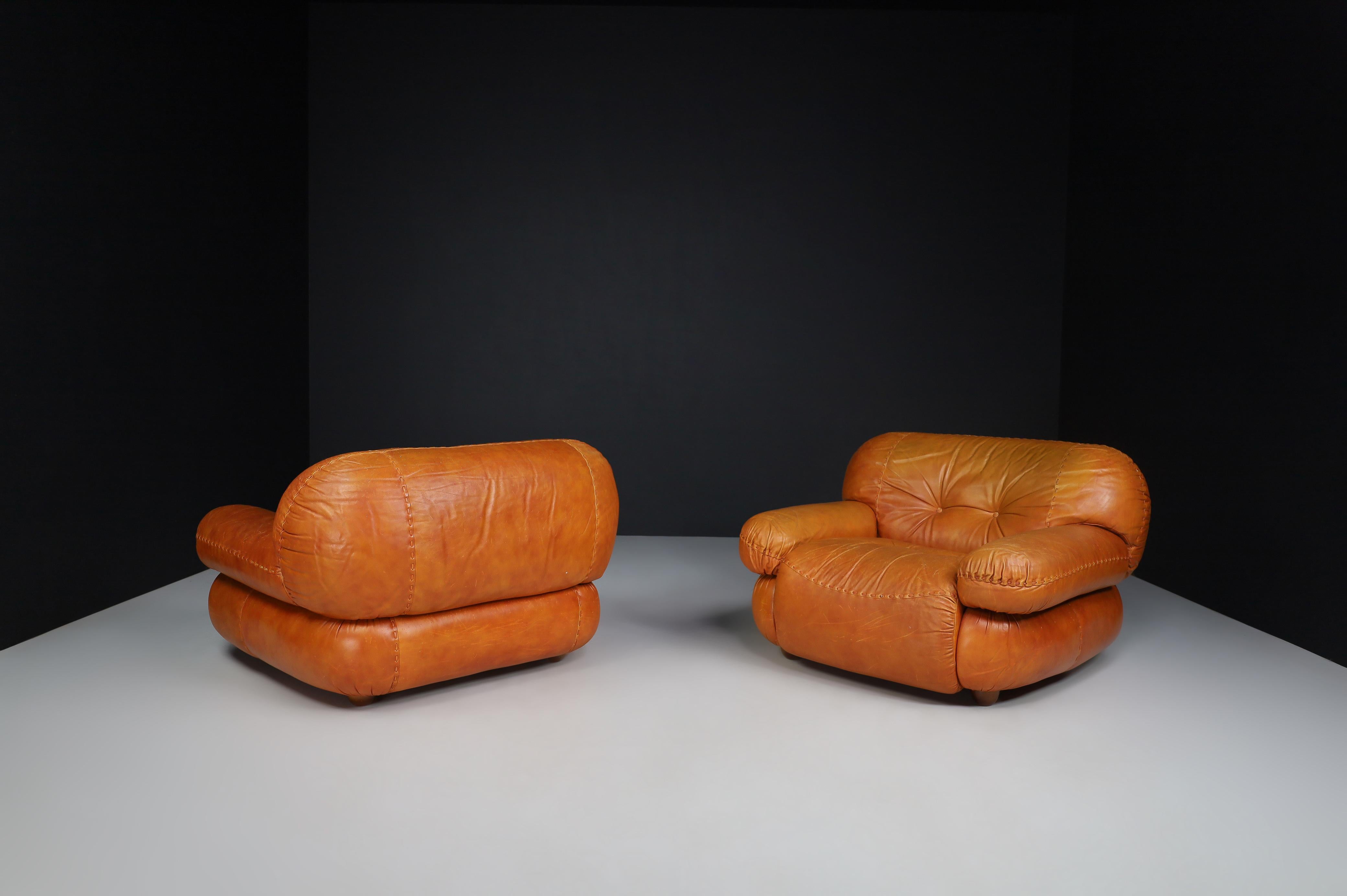 20th Century Pair of Lounge Chairs in Cognac Brown Leather by Sapporo for Mobil Girgi, 1970