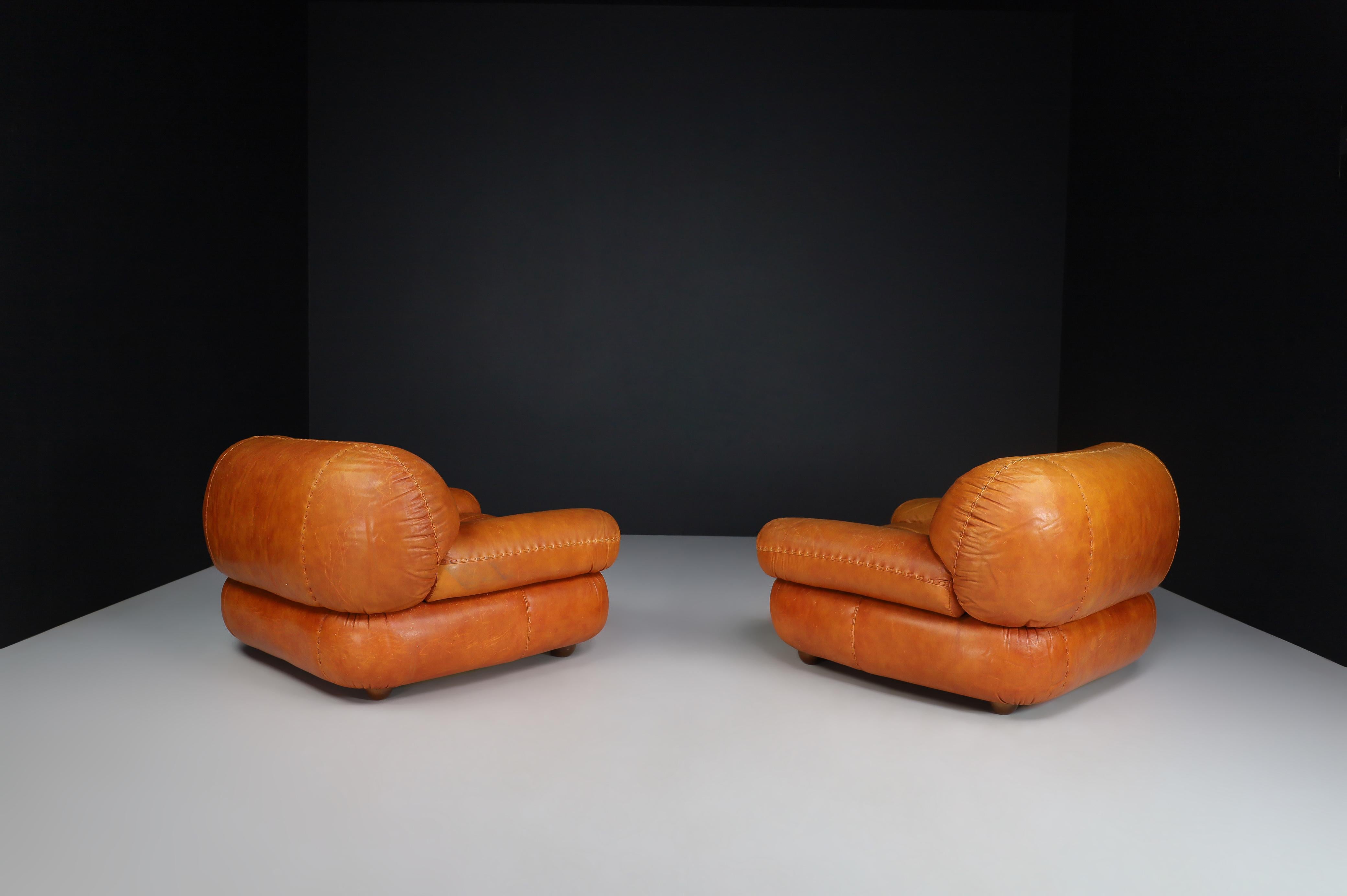 Pair of Lounge Chairs in Cognac Brown Leather by Sapporo for Mobil Girgi, 1970 2