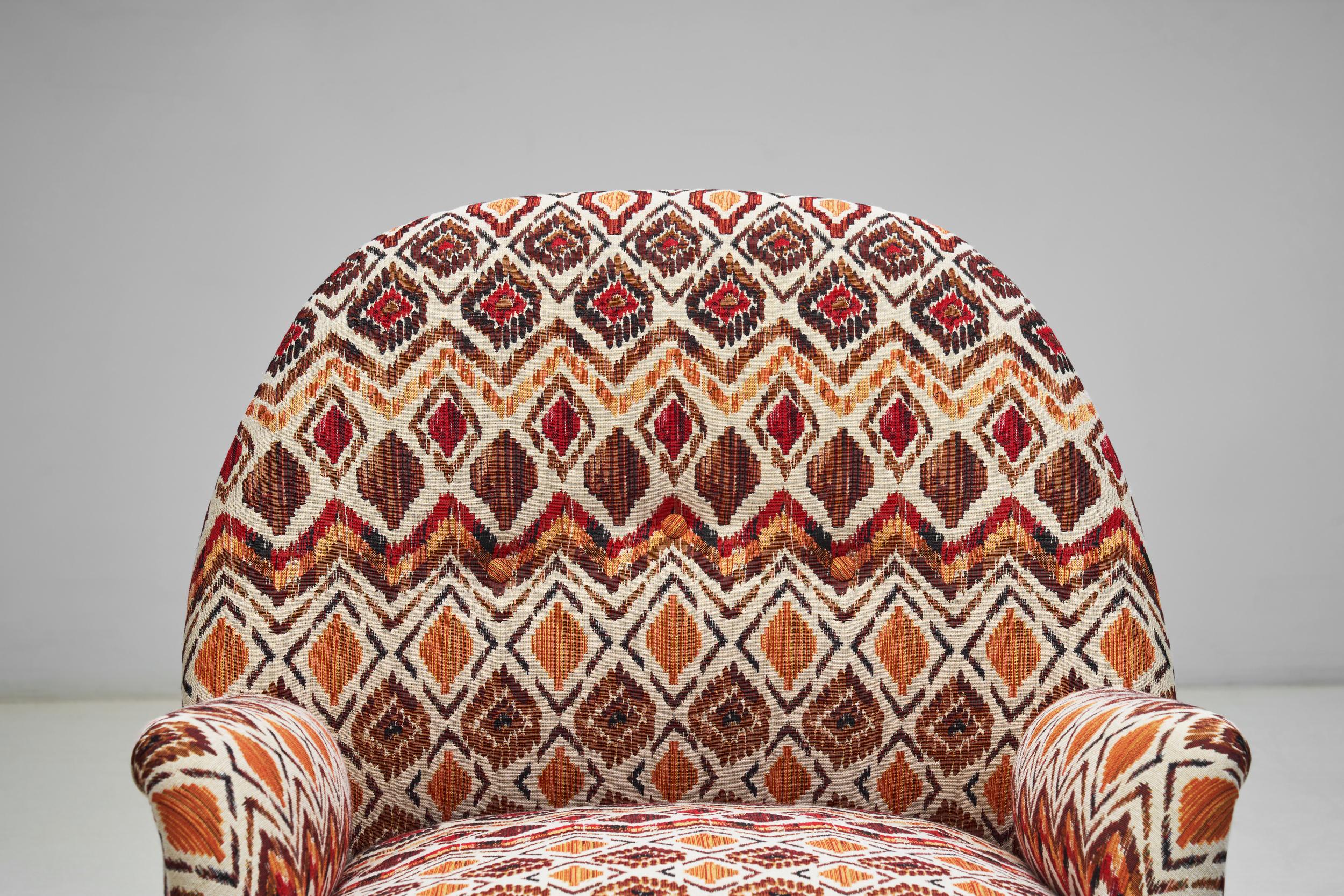 A Pair of Lounge Chairs in Kelim Upholstery, Europe ca 1960s For Sale 1