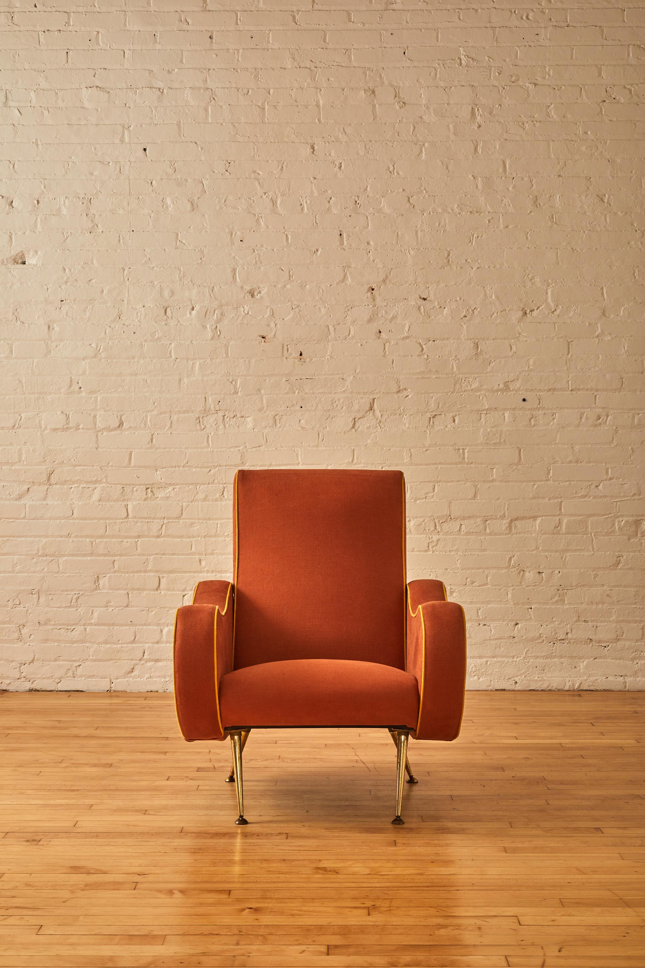 Mid-Century Modern Pair of Lounge Chairs in Manner of Gigi Radice