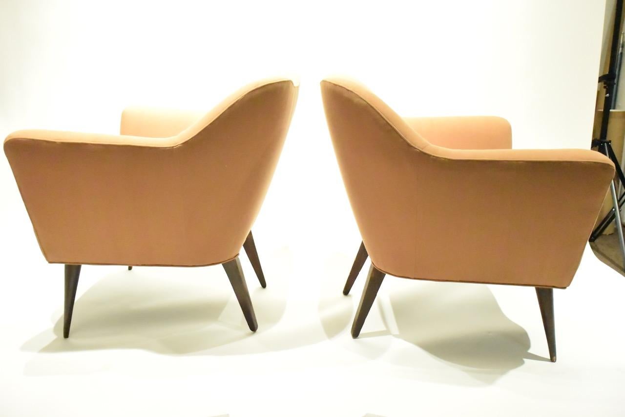 Mid-Century Modern Pair of Lounge Chairs