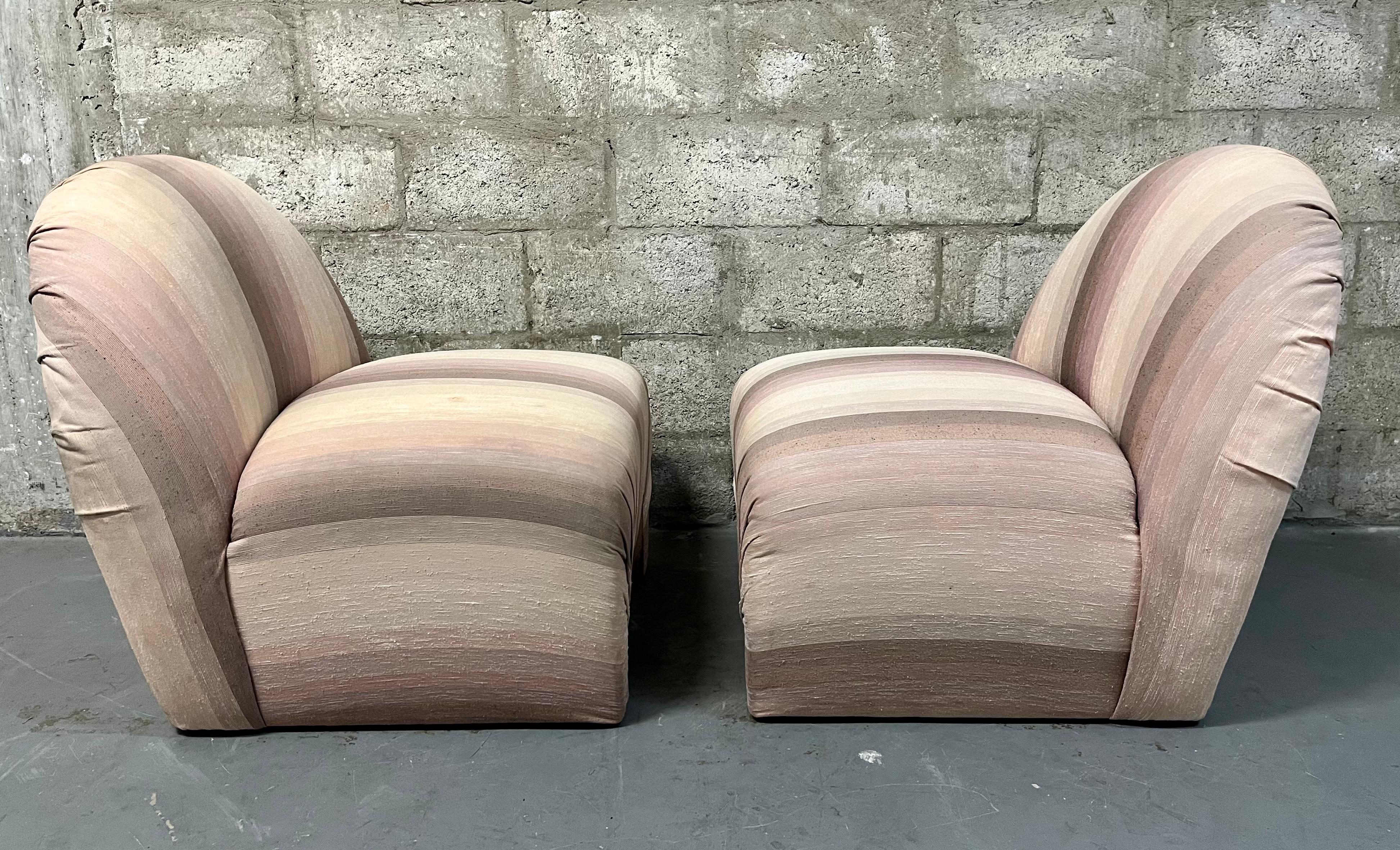Late 20th Century A Pair of Lounge Chairs in the Vladimir Kagan for Weiman Style. Circa 1980s