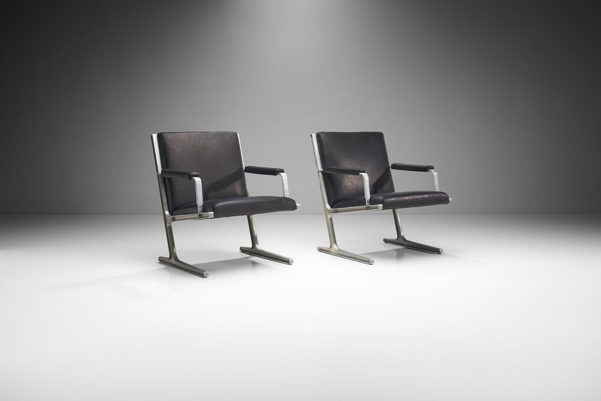 Scandinavian Modern Pair of “Lufthavns Stole” Chairs by Ditte Heath and Adrian Heath, Denmark, 1969 For Sale