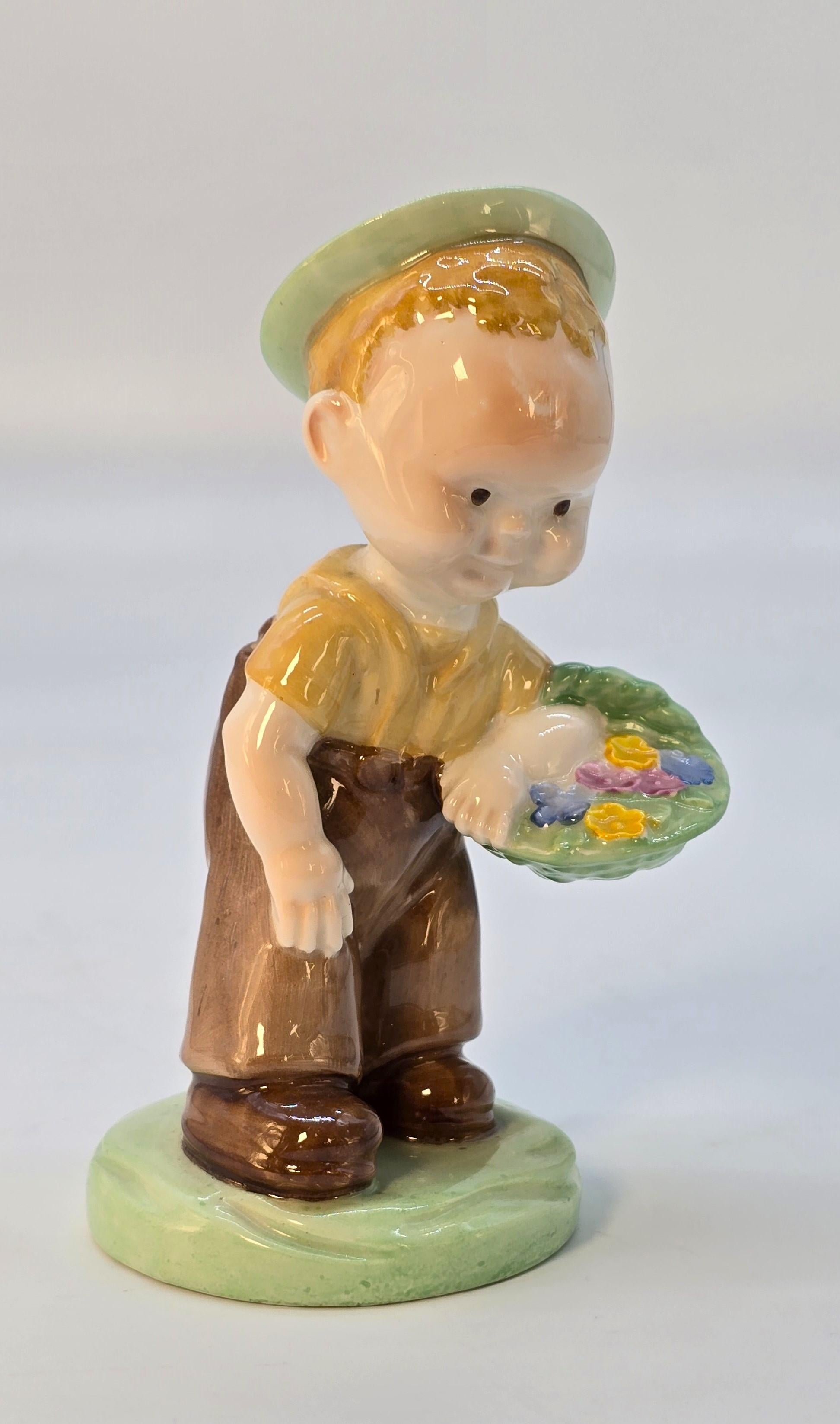 A pair of Mabel Lucie Attwell  porcelain figures made by Shelley, English C1930 (Porzellan) im Angebot