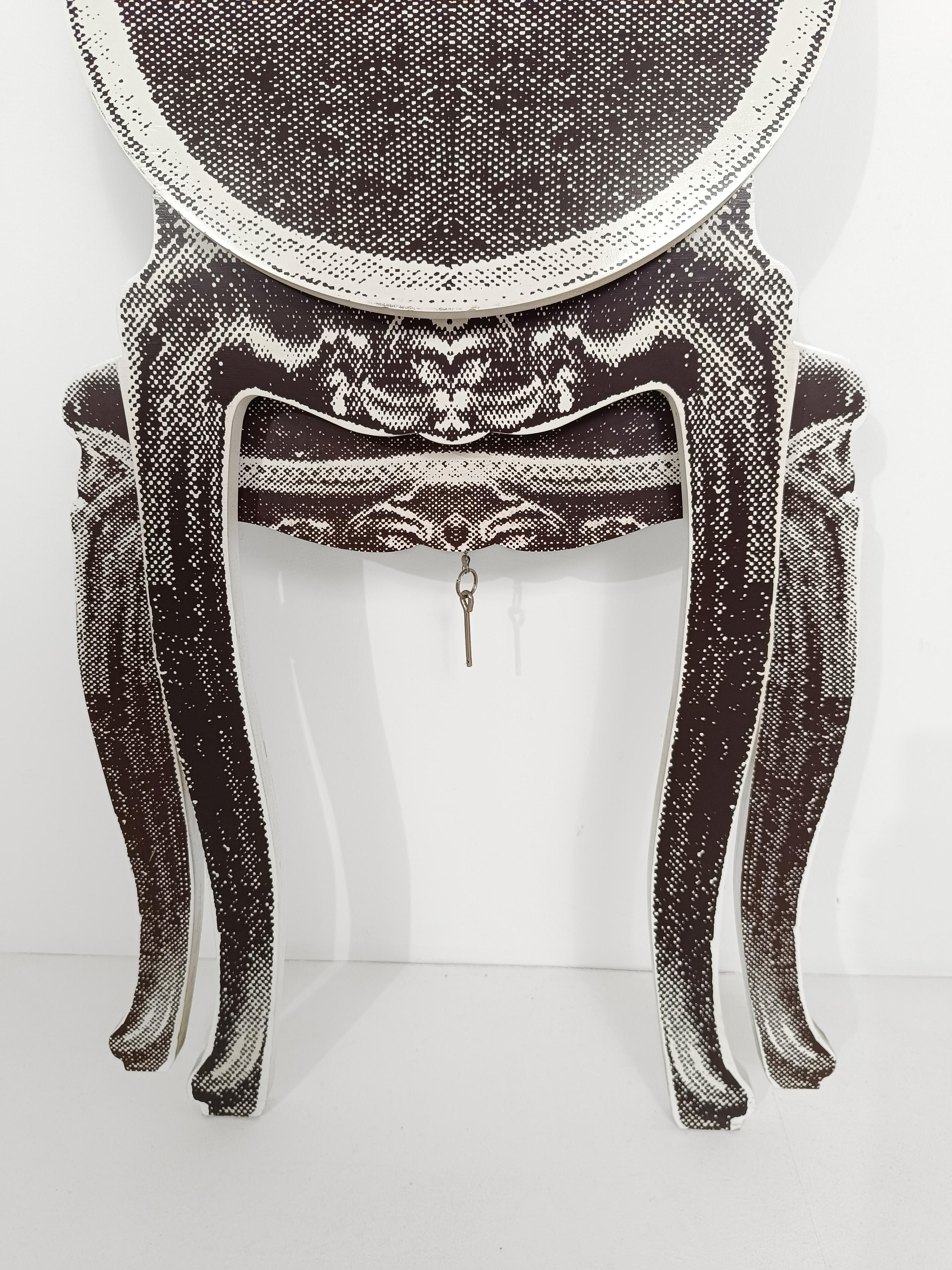 A Pair of Madame De Pompadour Folding Chairs By Vivian Van Schagen, Rococo Style In Good Condition For Sale In Roma, IT